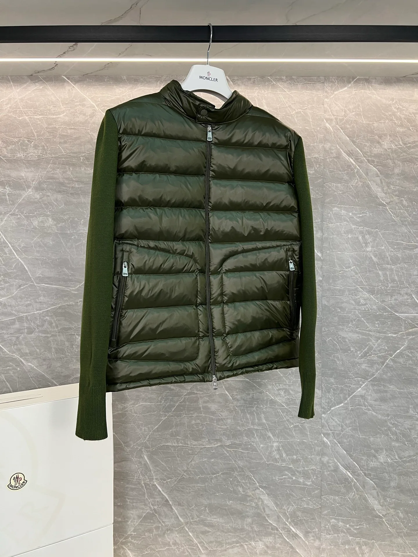 Куртки И Пуховики Мужские Moncler 18599828