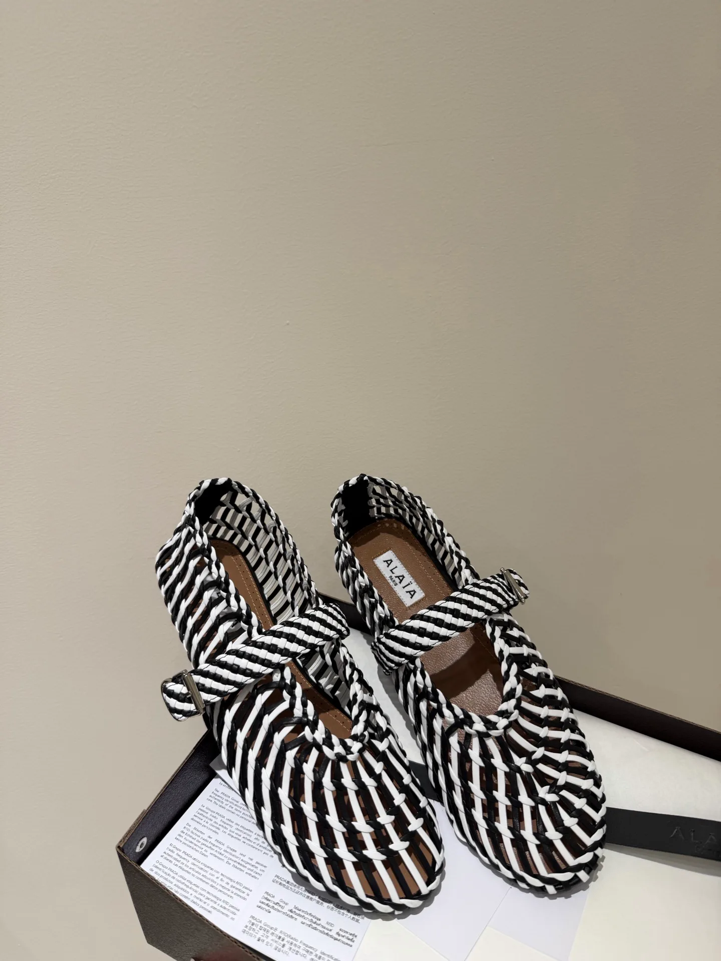 Women's Ballet Flats ALAIA 17368750