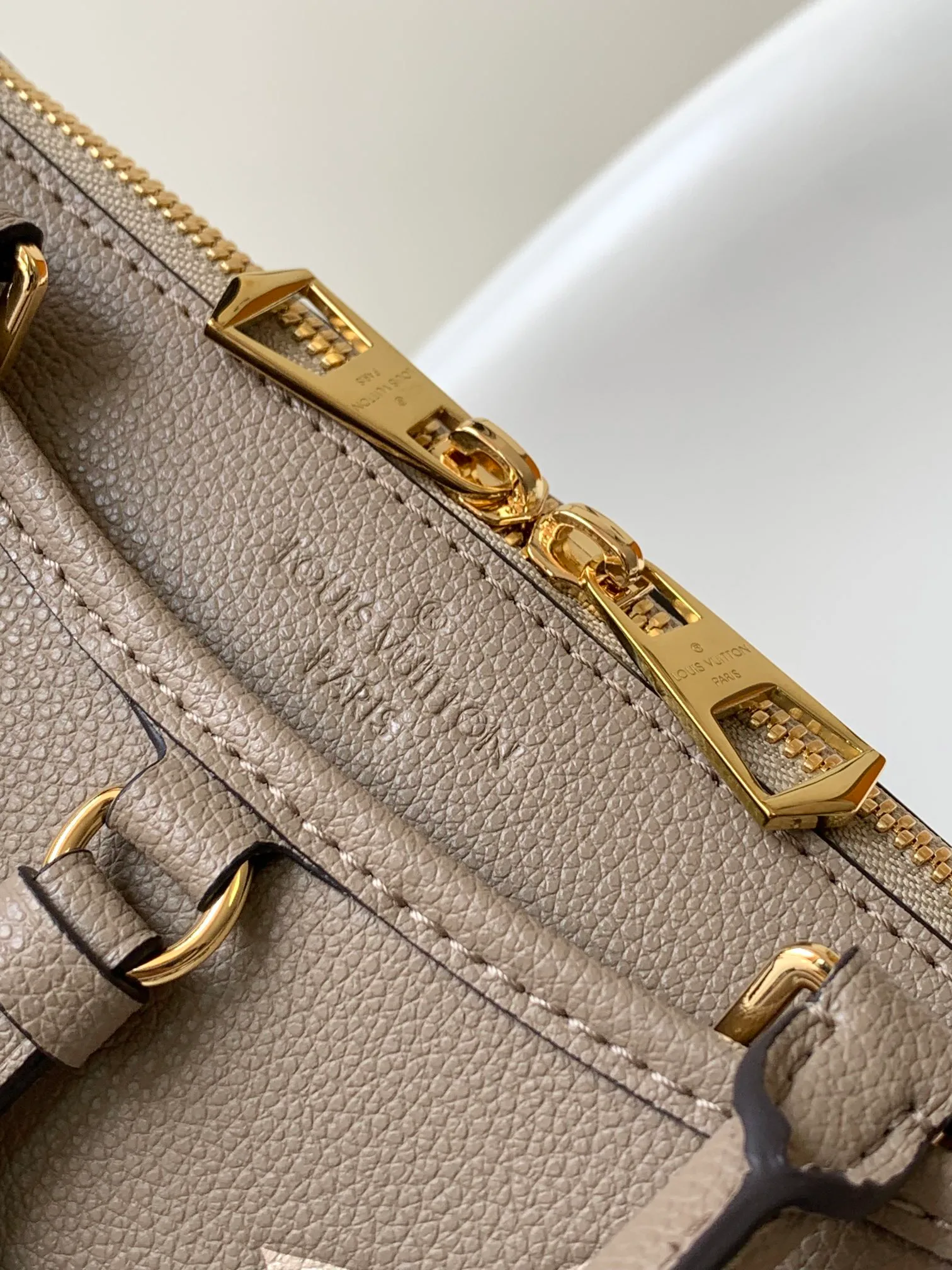 Women's Classic Handbags LOUIS VUITTON 17949170