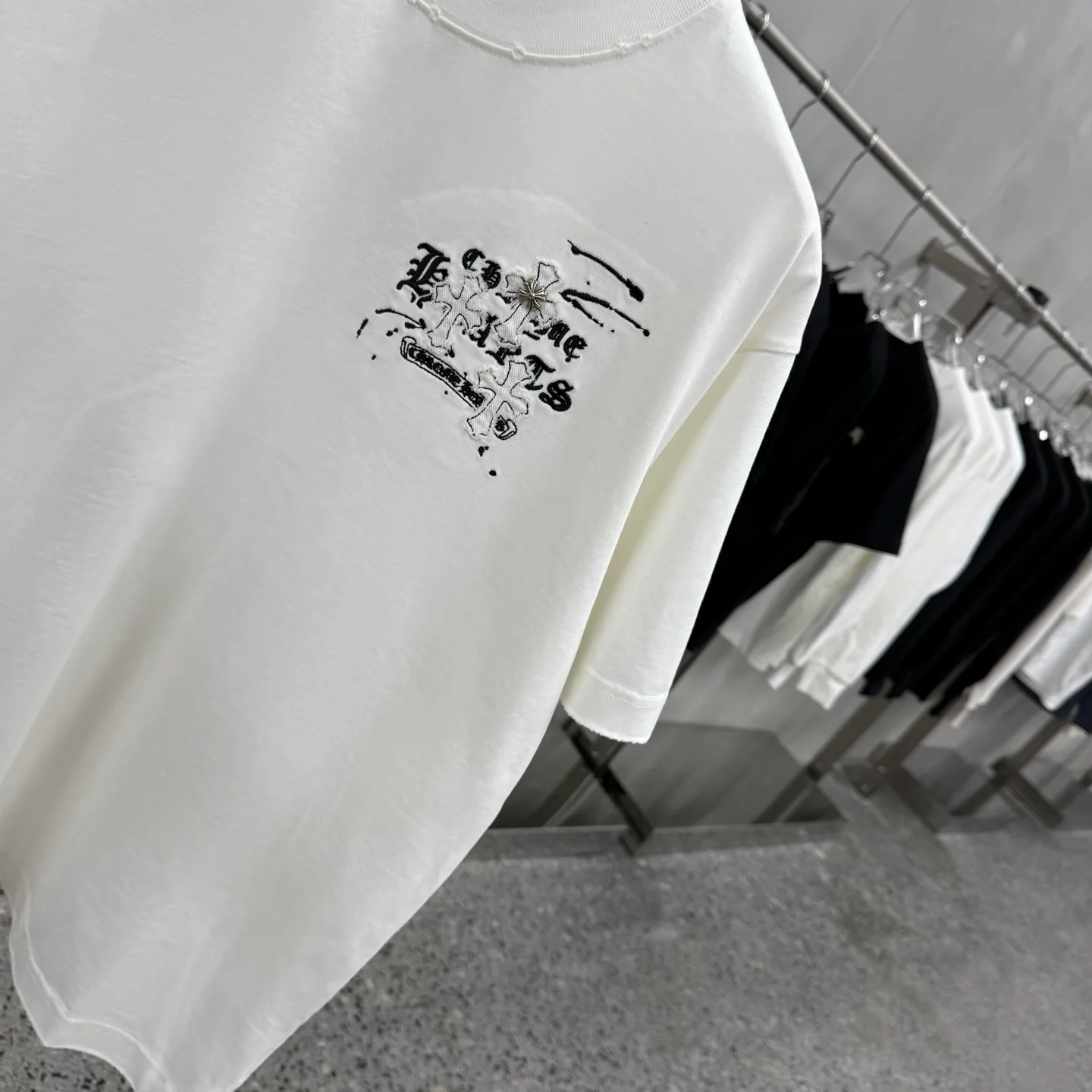 Men's T-Shirts CHROME HEARTS 17902448