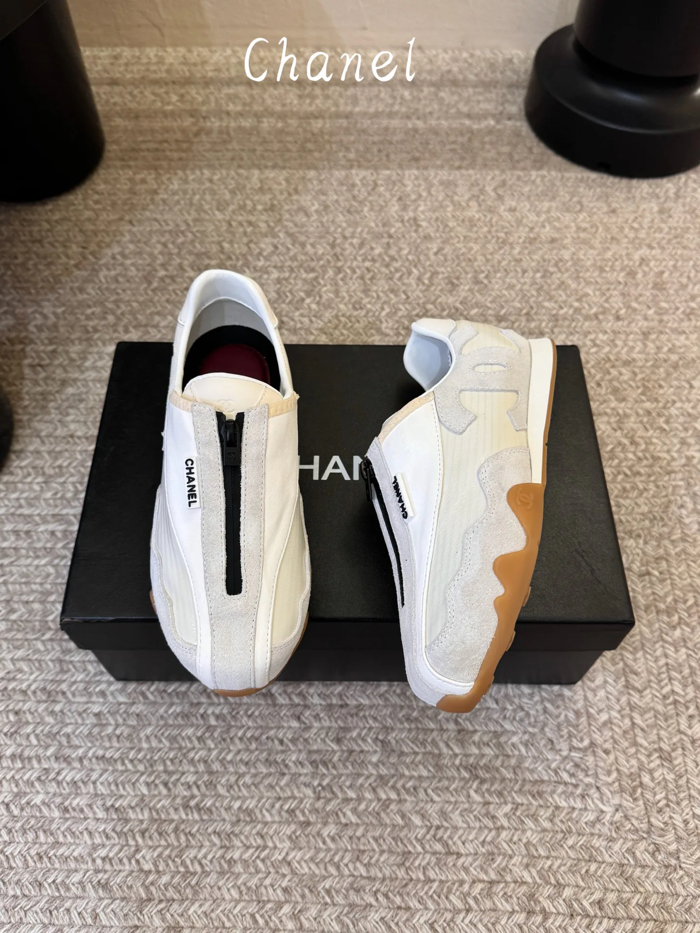Women's Sneakers CHANEL 19558607
