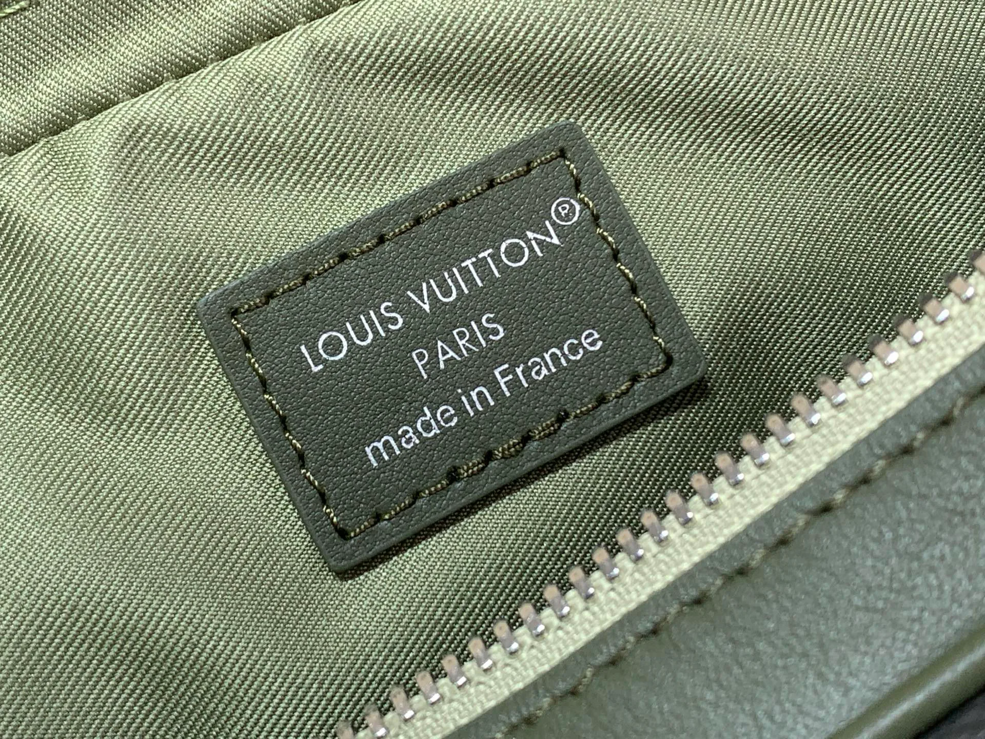 Women's Shoulder Bags LOUIS VUITTON 17499395