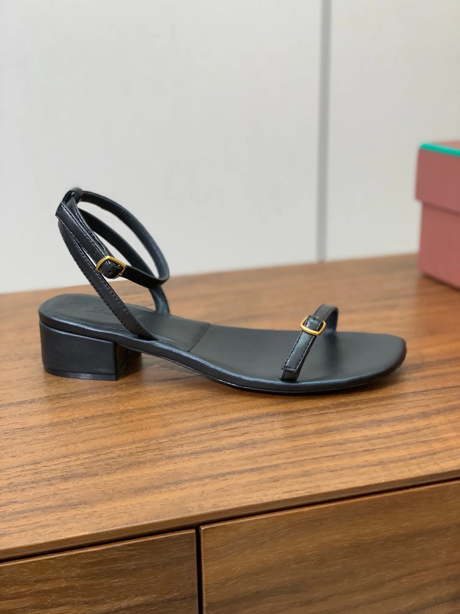 Women's Open-Toe Sandals LORO PIANA 17631641