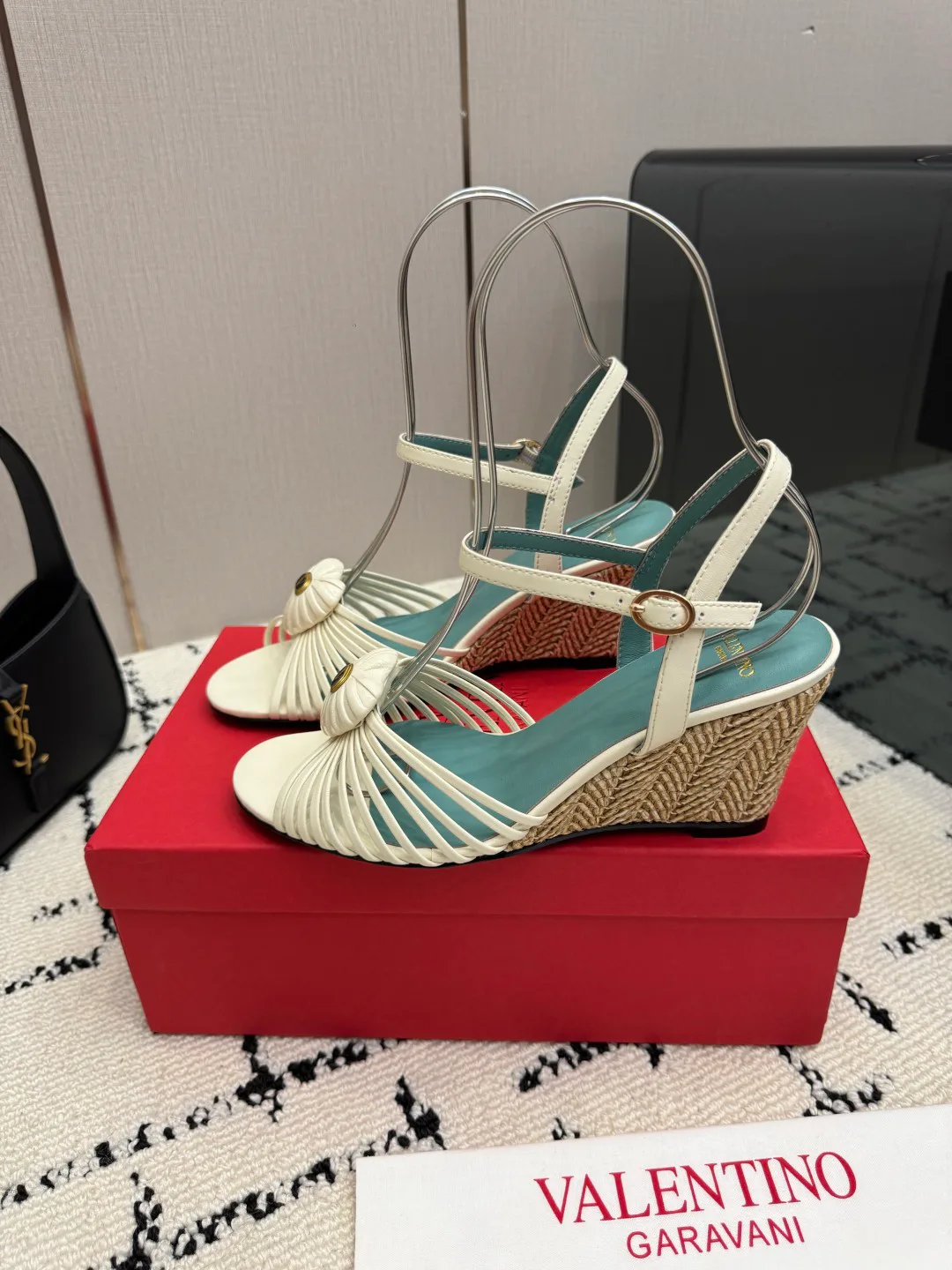 Women's Open-Toe Sandals VALENTINO 18049001