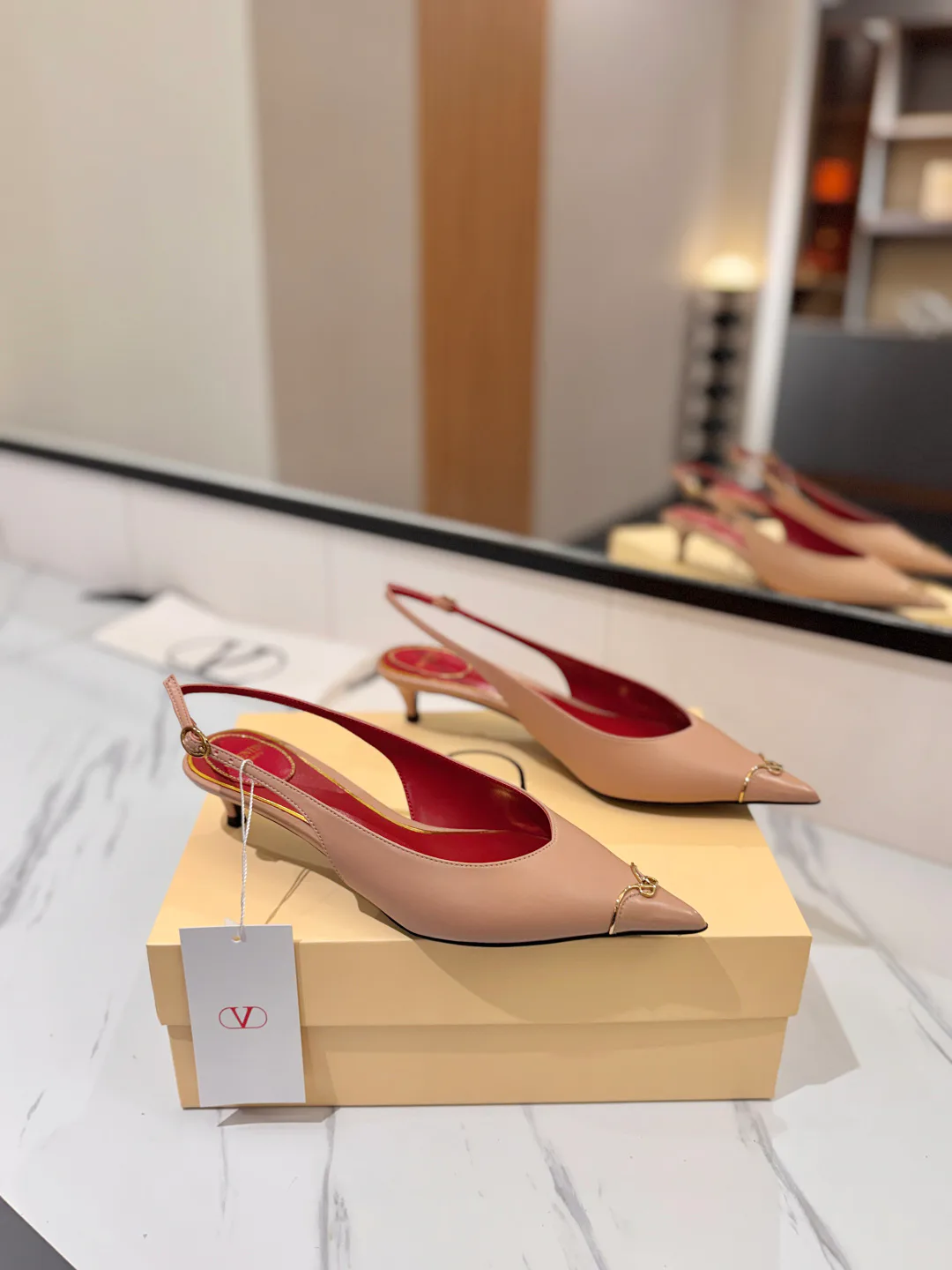 Women's Open-Toe Sandals VALENTINO 18134943