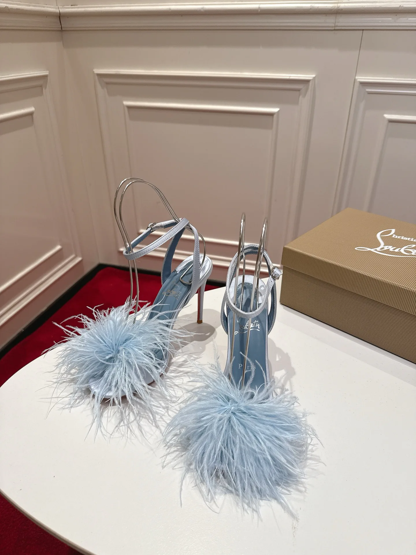 Women's Heels CHRISTIAN LOUBOUTIN 17057873