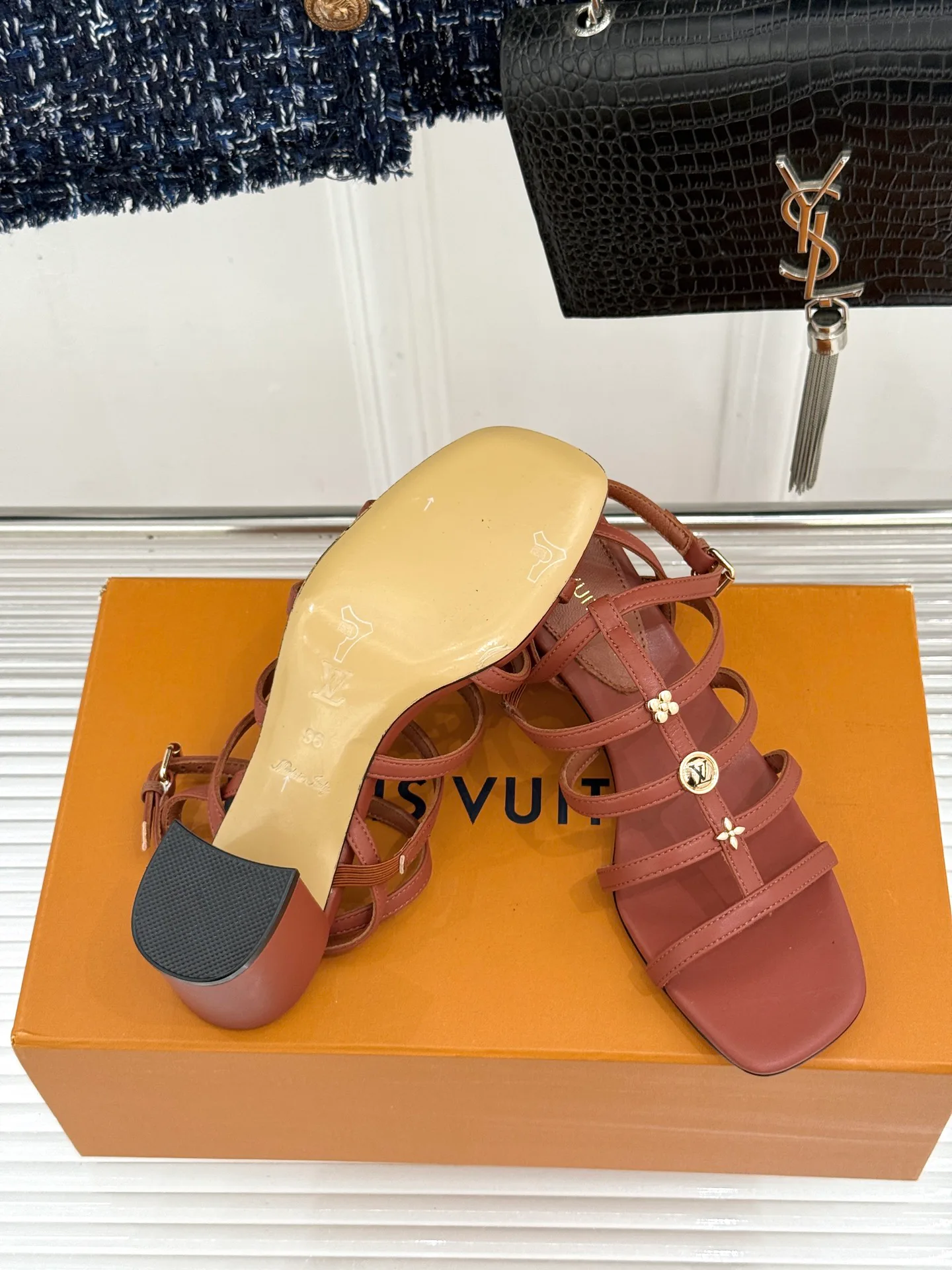 Women's Open-Toe Sandals LOUIS VUITTON 17234888