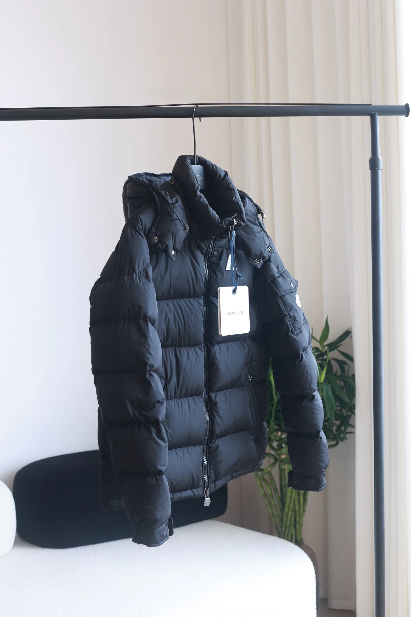 Women's Jackets And Down Jackets MONCLER 18184525