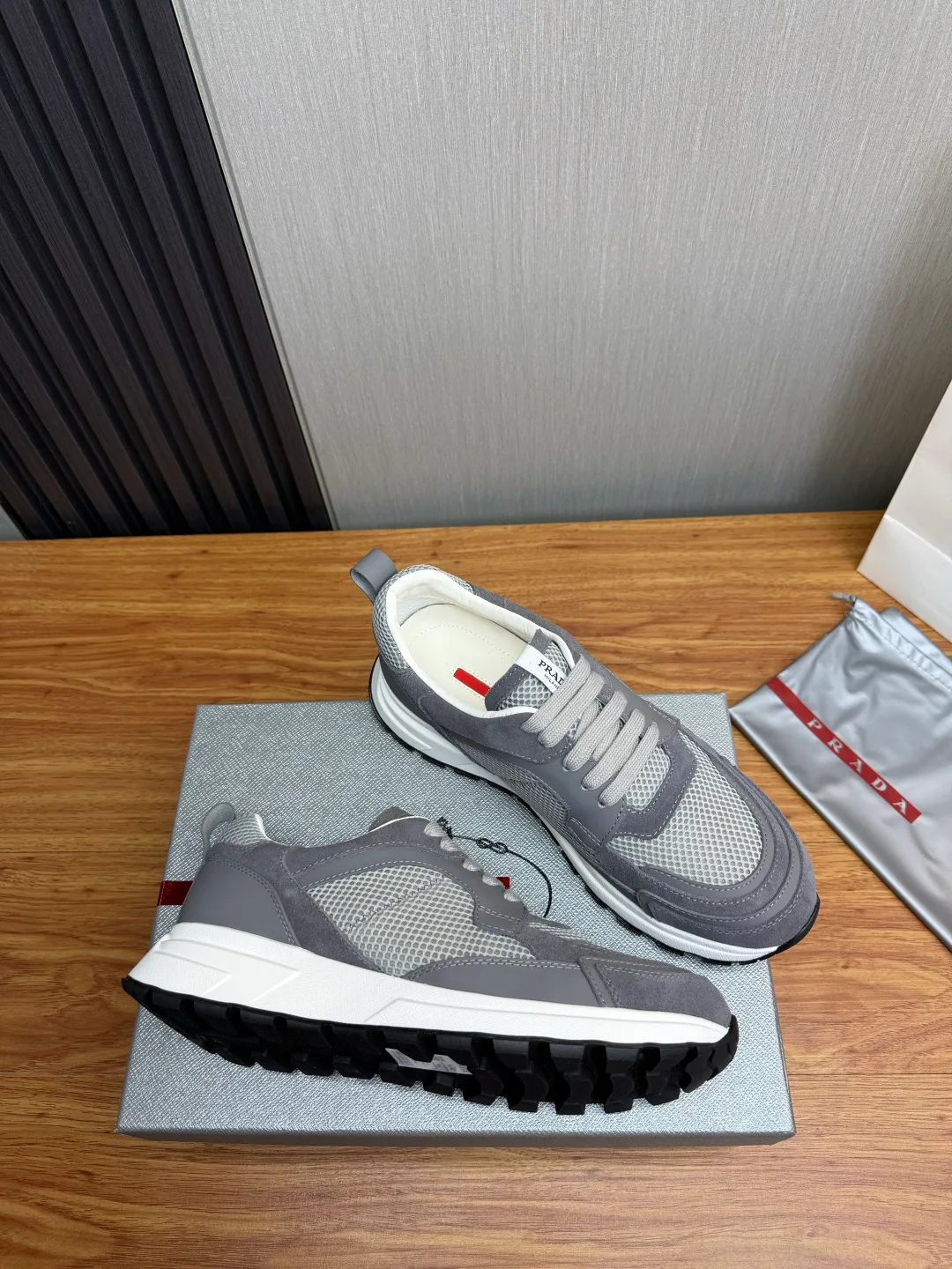 Men's Sneakers PRADA 17704091