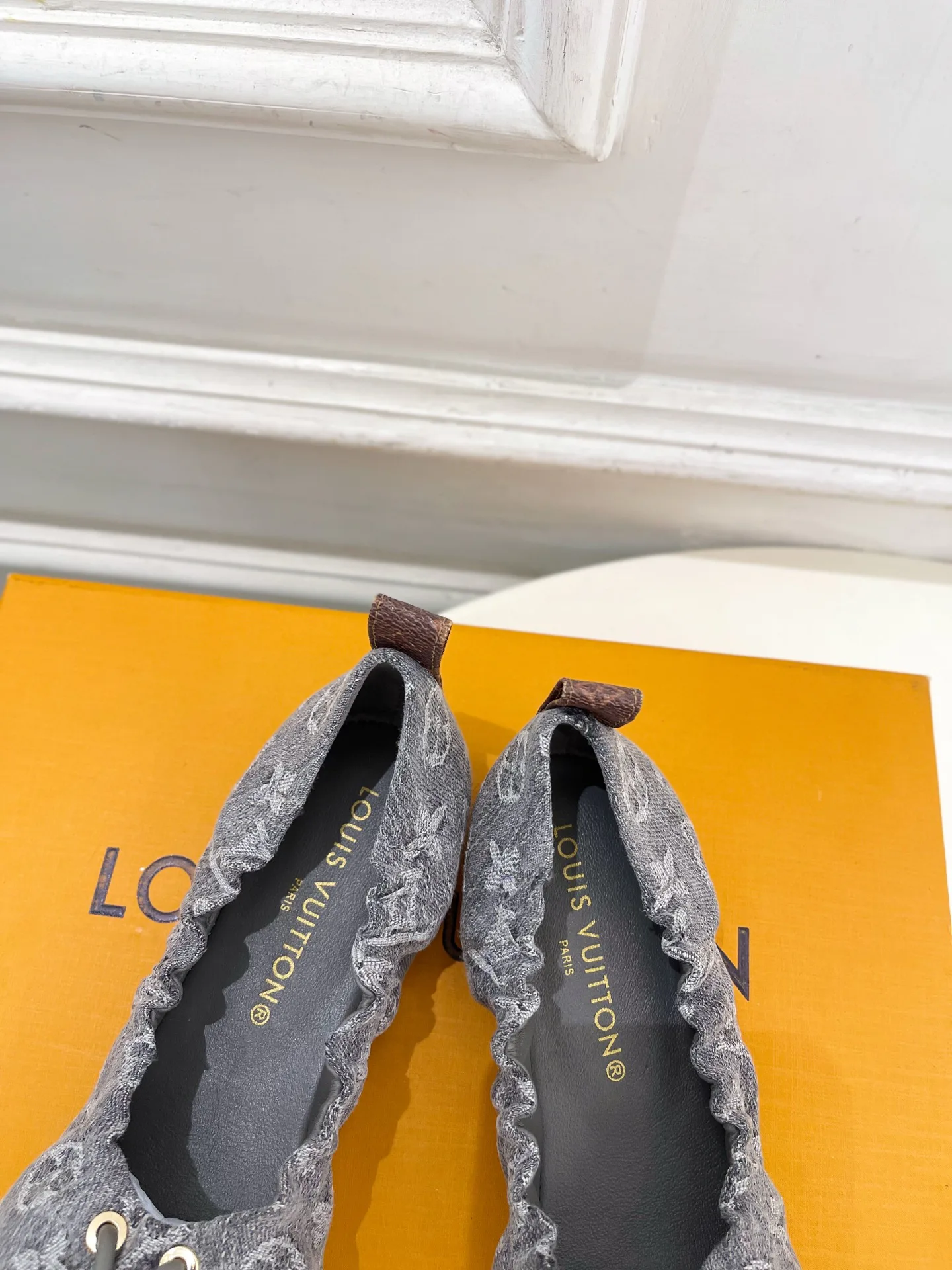Women's Ballet Flats LOUIS VUITTON 17646561