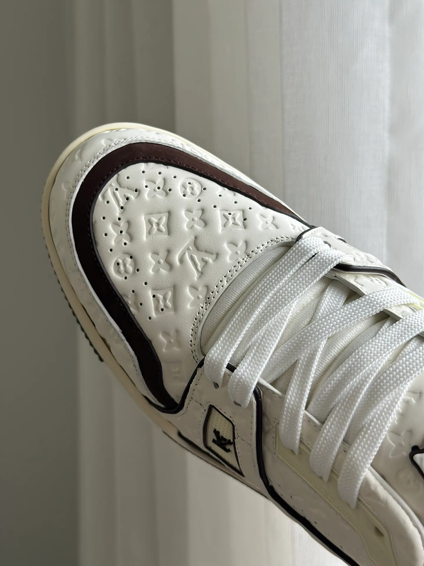 Women's Sneakers LOUIS VUITTON 18014116