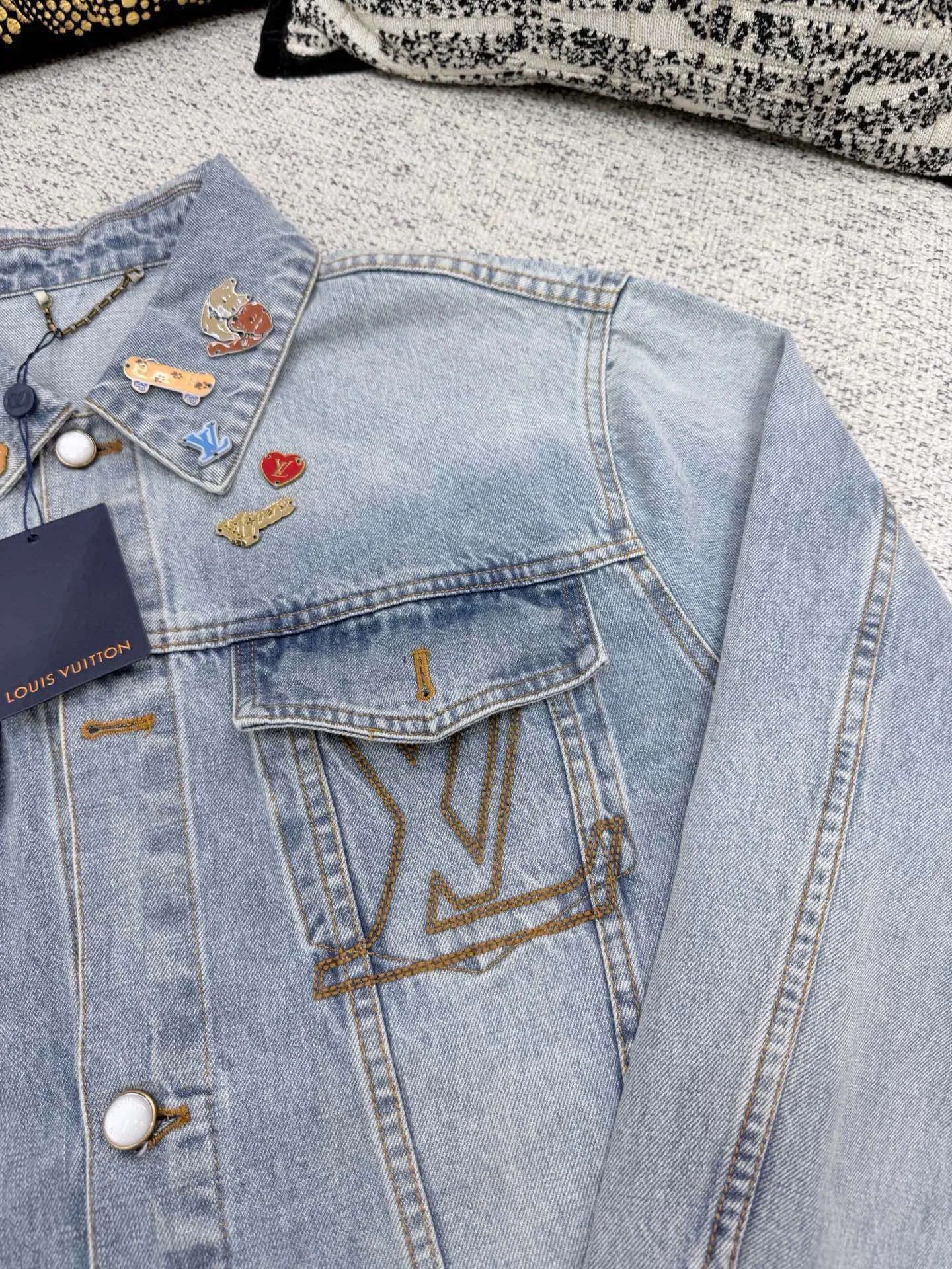 Men's Jackets And Down Jackets LOUIS VUITTON 18243976