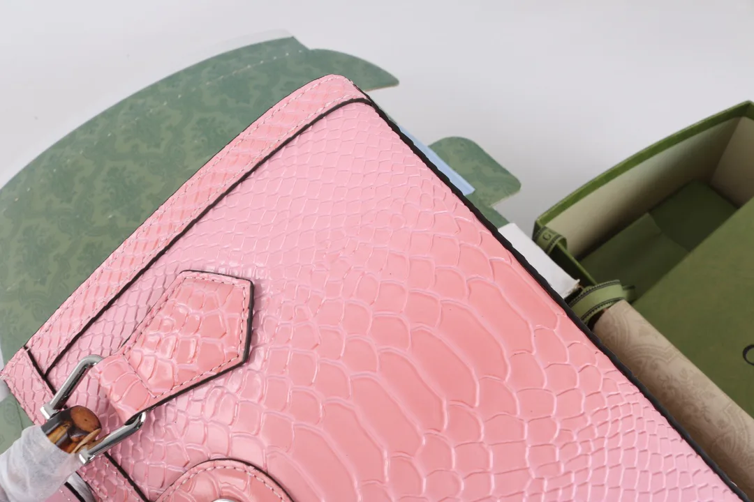 Women's Classic Handbags GUCCI 18065384
