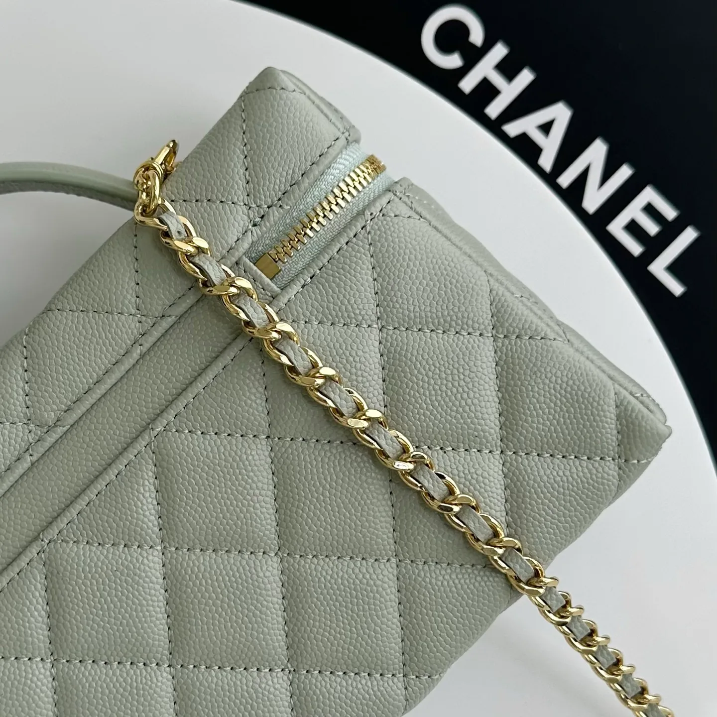 Women's Classic Handbags CHANEL 18186211