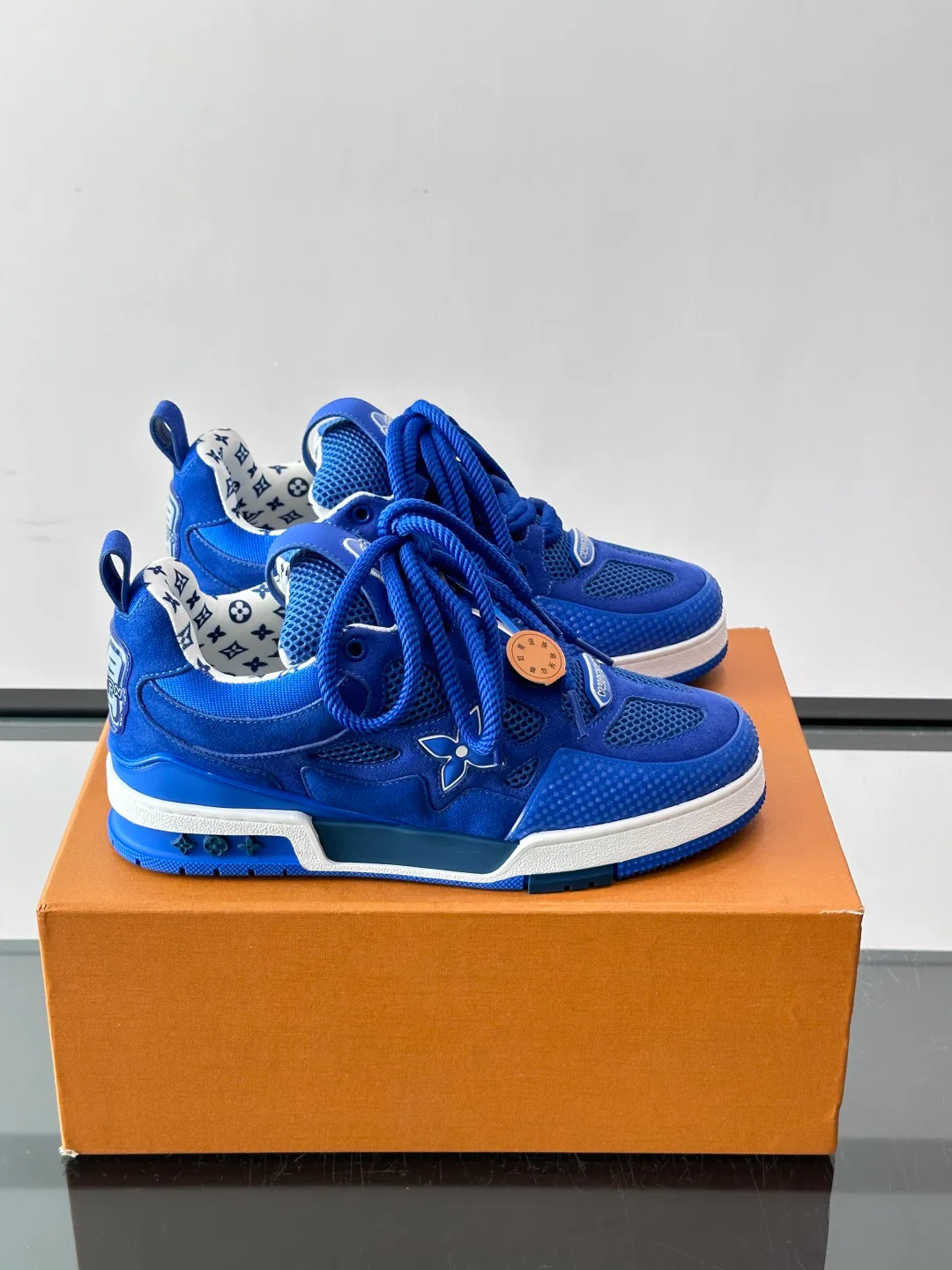 Women's Sneakers LOUIS VUITTON 17588547