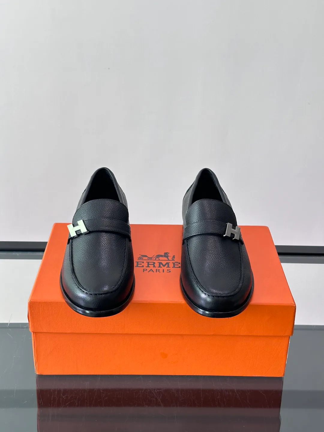 Men's Loafers And Dress Shoes HERMES 18102861