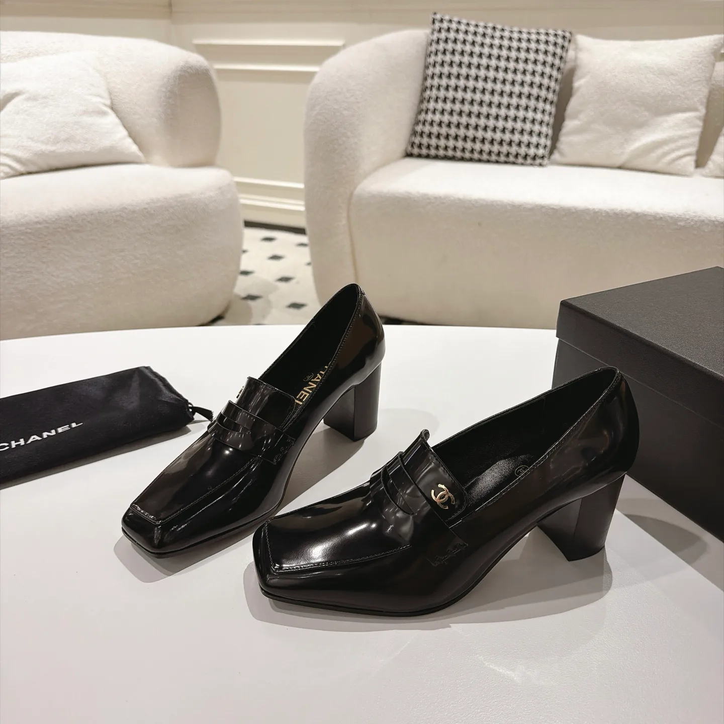 Women's Loafers And Moccasins CHANEL 18462116