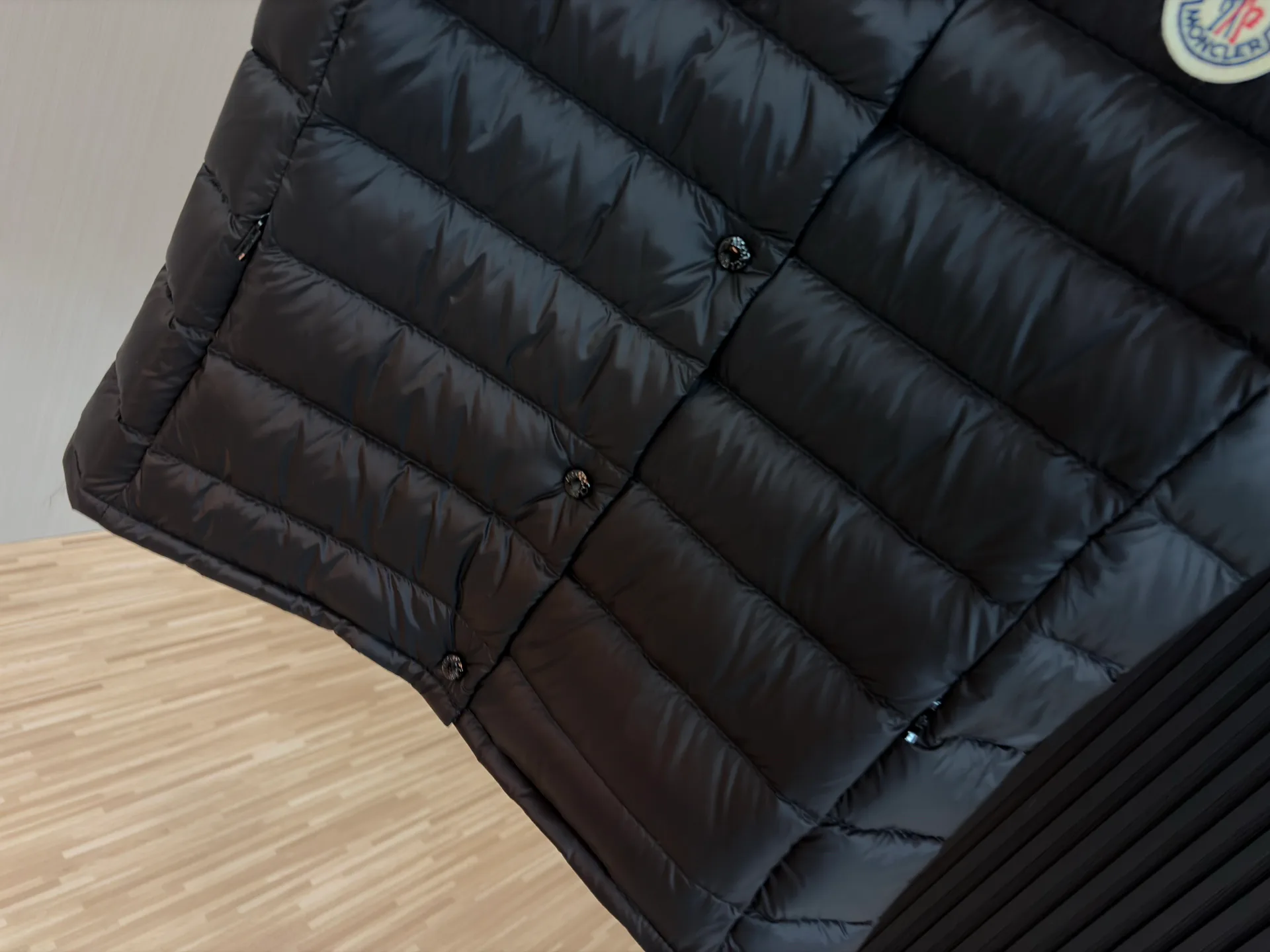 Women's Jackets And Down Jackets MONCLER 18140999