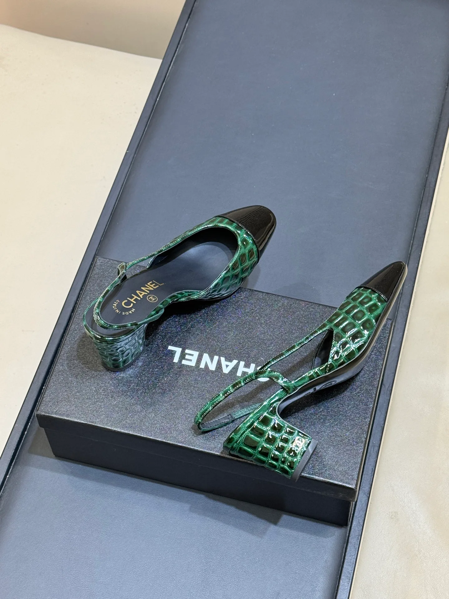 Women's Heels CHANEL 18073200