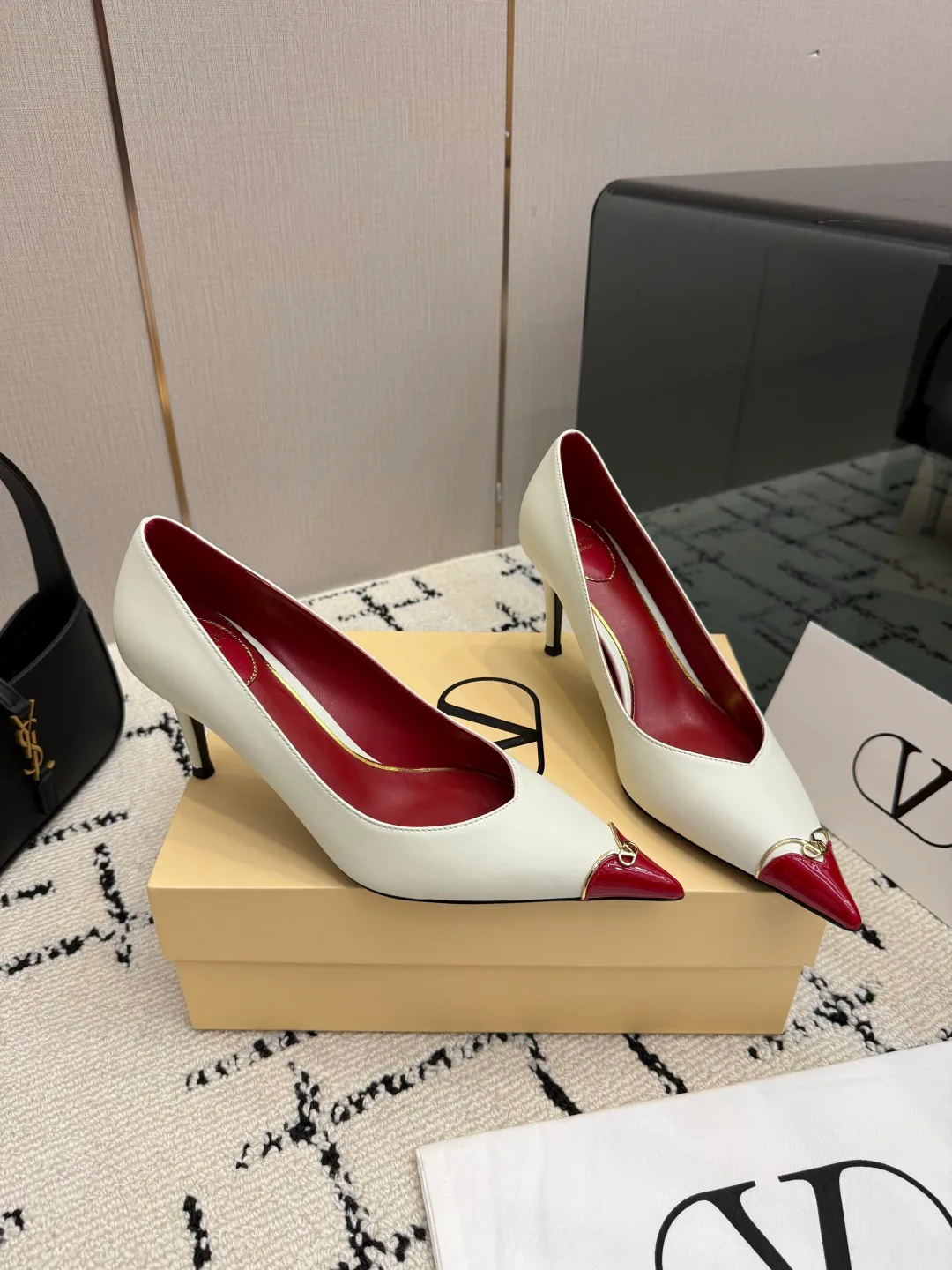 Women's Heels VALENTINO 17937559
