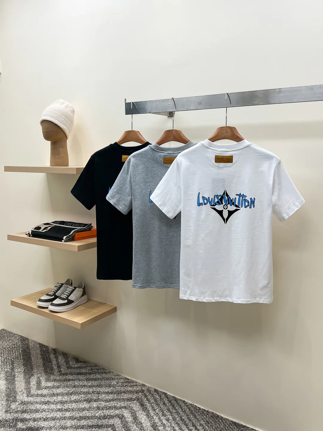 Men's T-Shirts LOUIS VUITTON 18499294