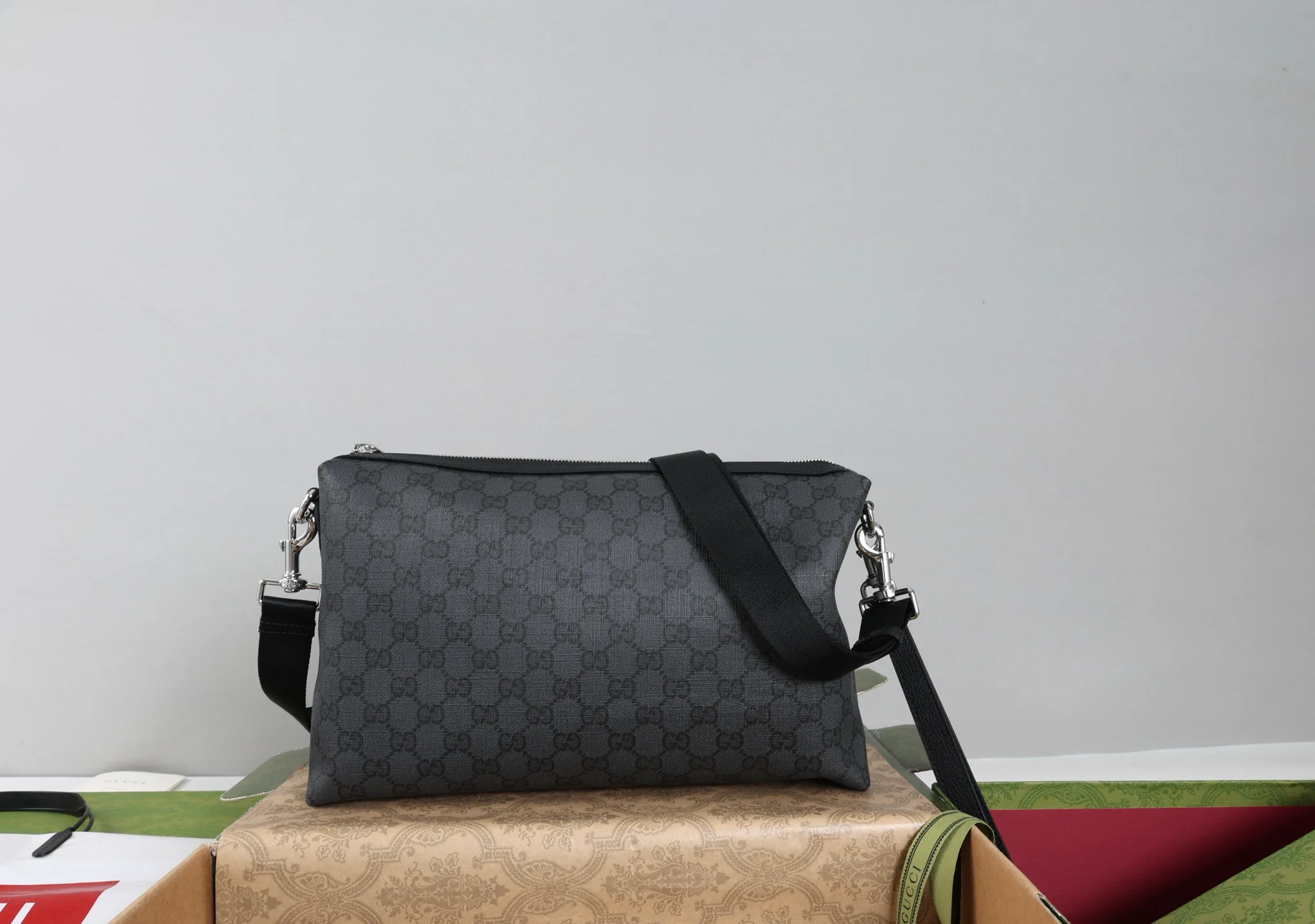 Women's Shoulder Bags GUCCI 18250596