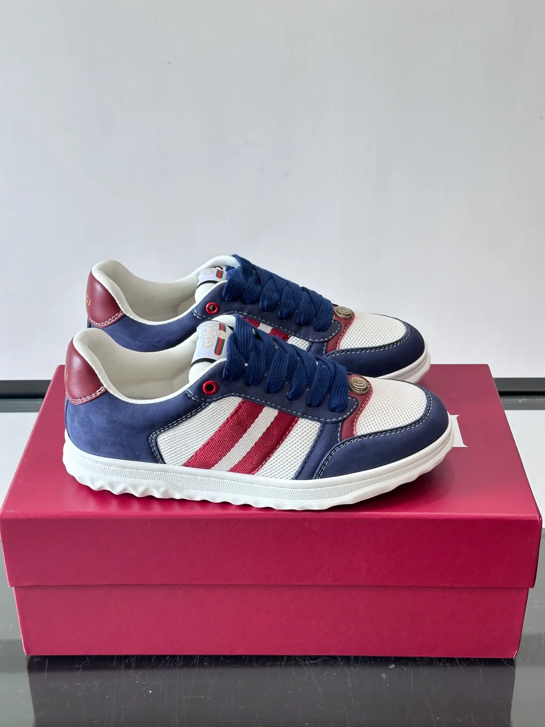 Women's Sneakers GUCCI 17032162