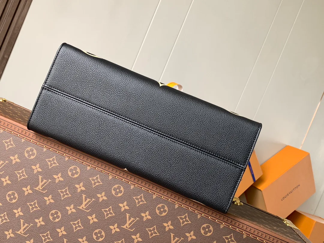 Women's Classic Handbags LOUIS VUITTON 18148127