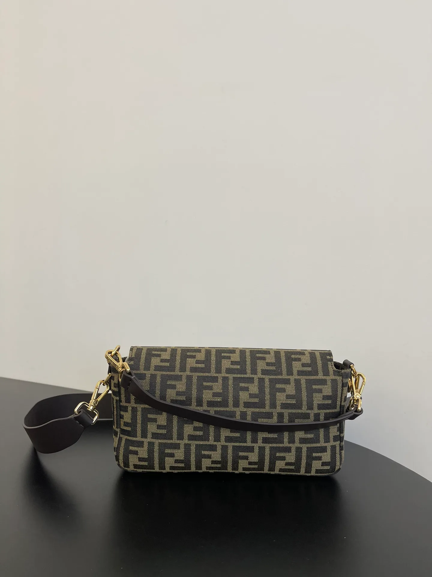 Women's Classic Handbags FENDI 17880618