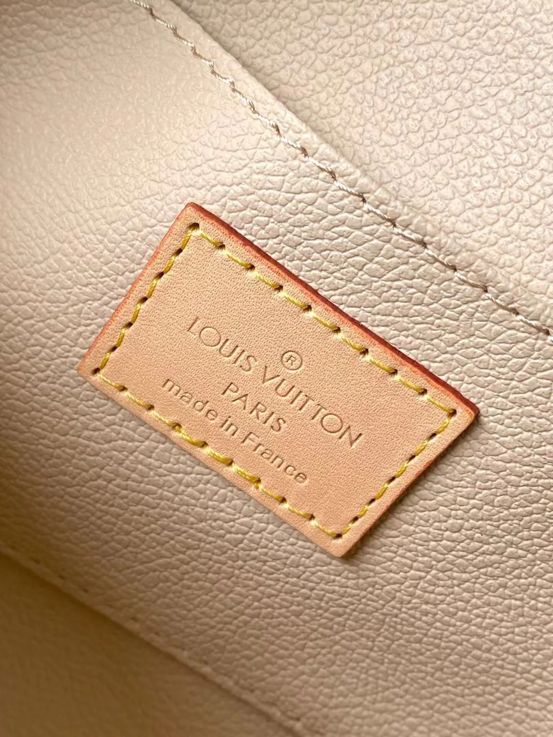 Women's Clutches LOUIS VUITTON 18227603