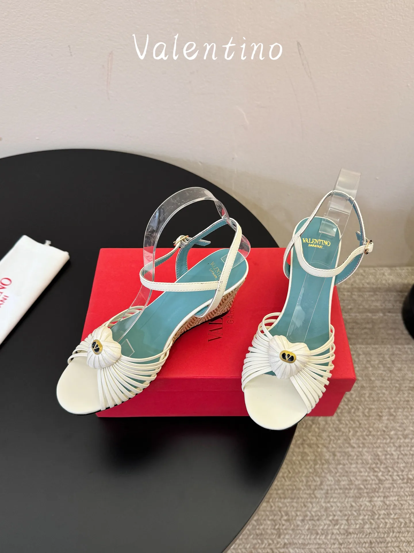 Women's Open-Toe Sandals VALENTINO 17851102