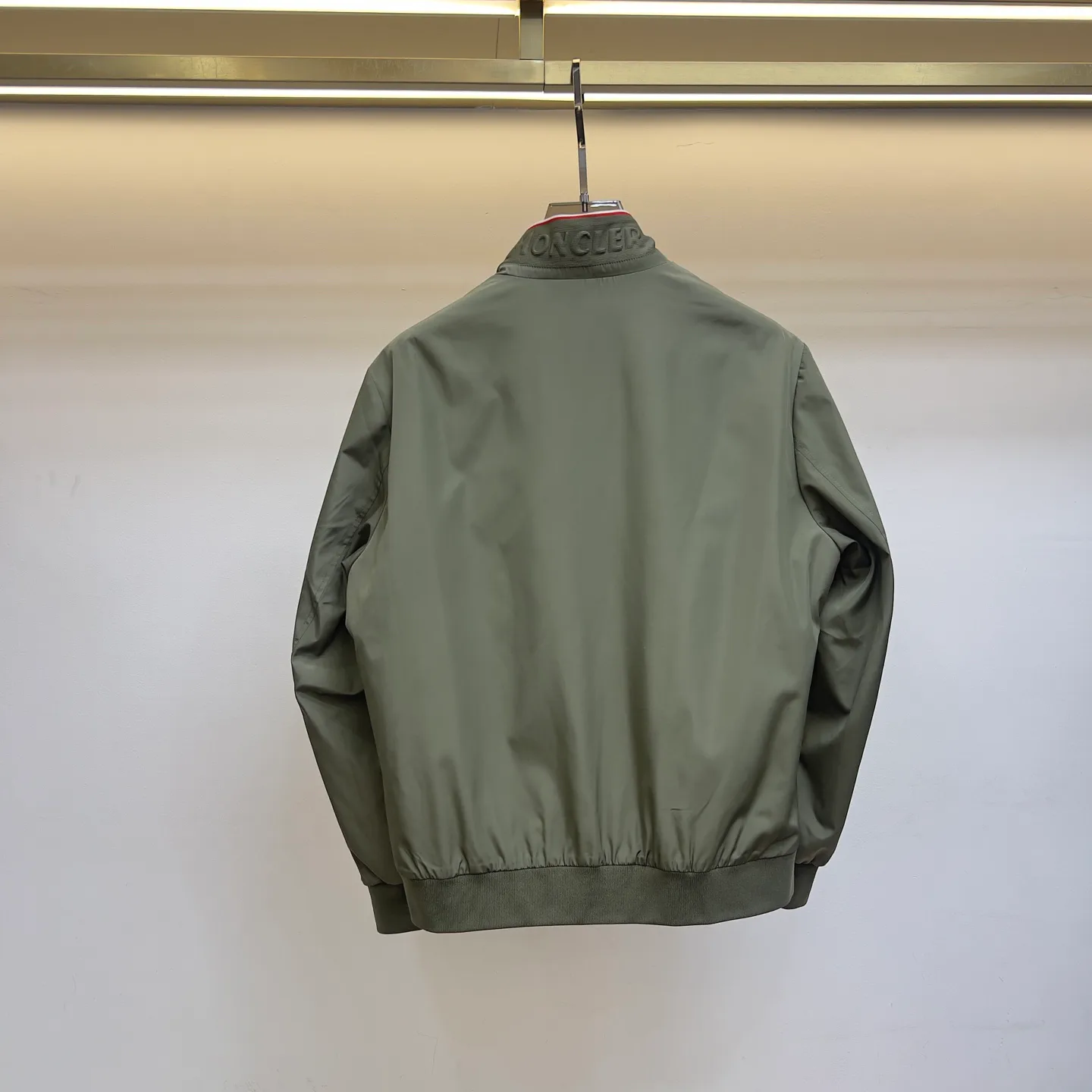 Women's Jackets And Down Jackets MONCLER 17340707