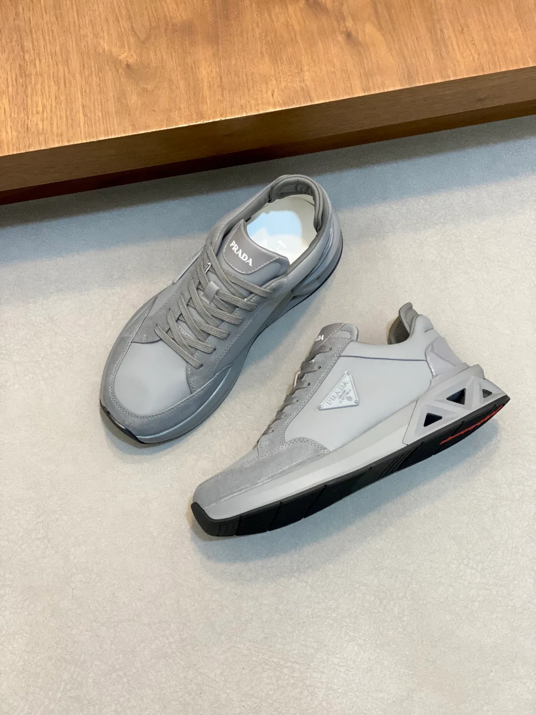 Men's Sneakers PRADA 18116637