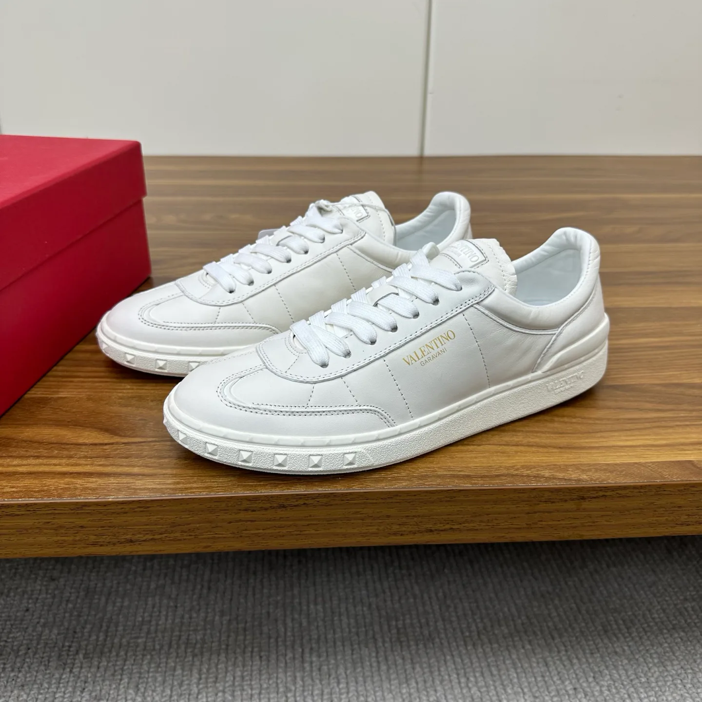 Men's Sneakers VALENTINO 18103495