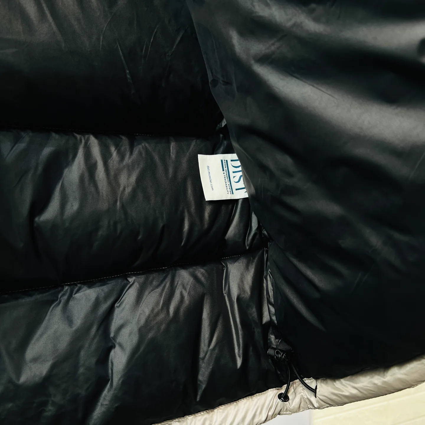 Women's Jackets And Down Jackets MONCLER 18016495