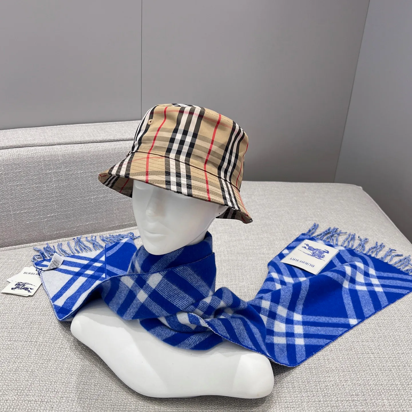 Scarves BURBERRY 17945519