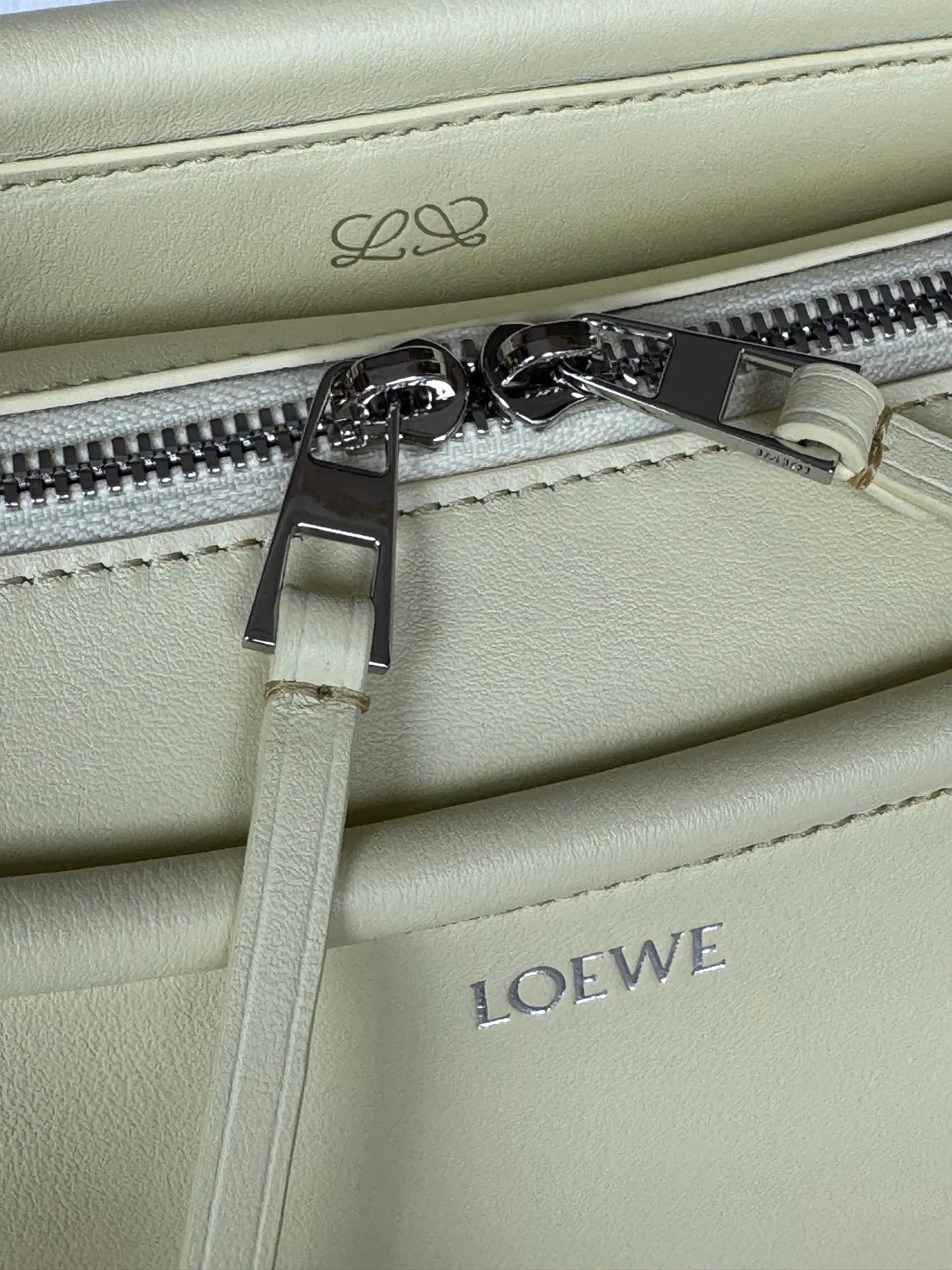 Классические Сумки Женские Loewe 18684087