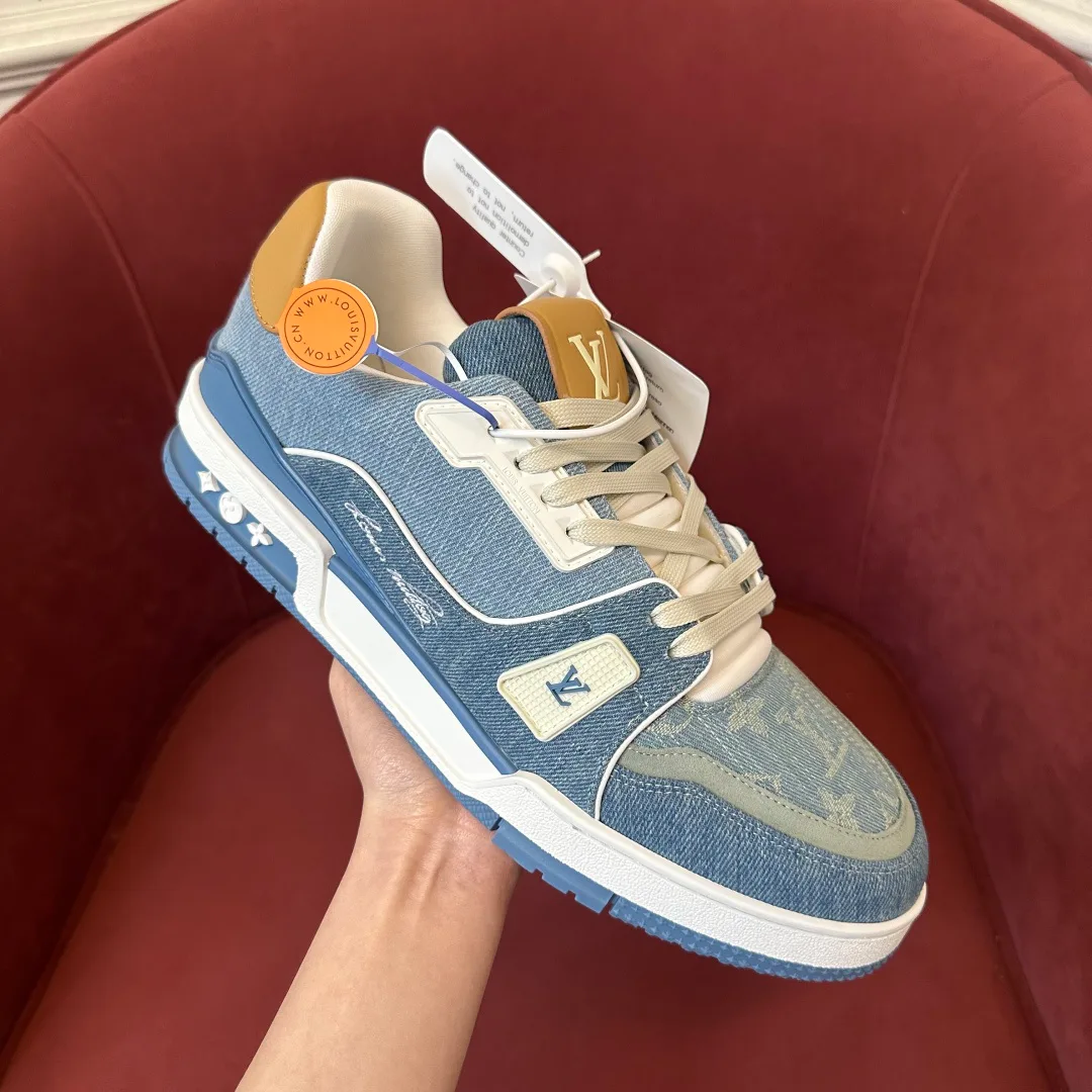 Men's Sneakers LOUIS VUITTON 18039907