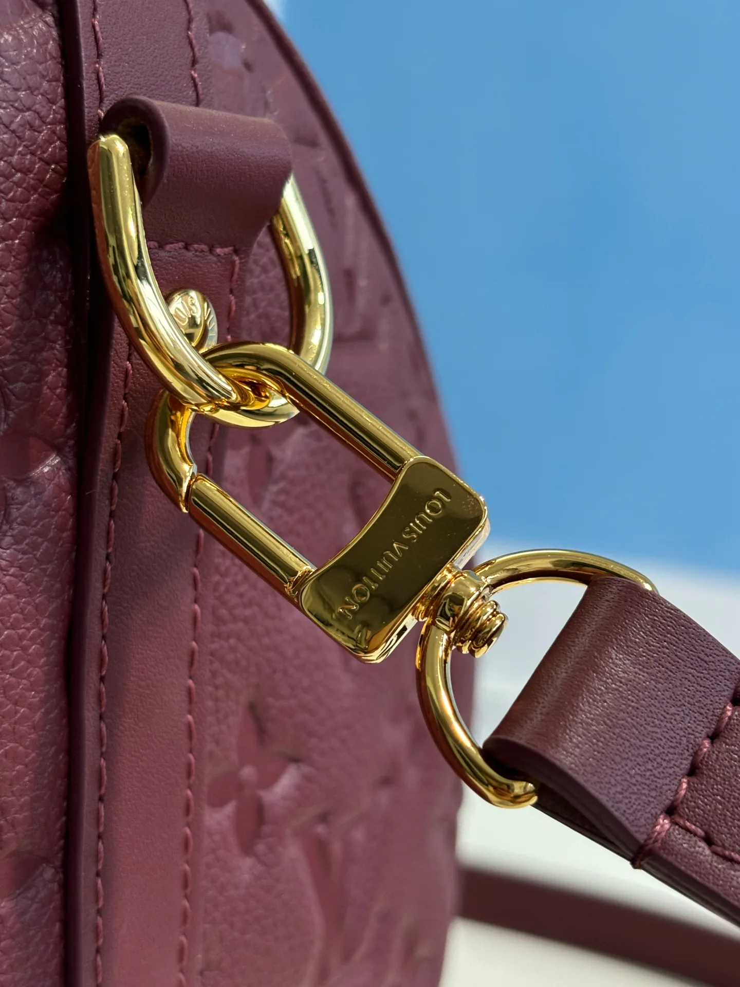 Women's Classic Handbags LOUIS VUITTON 18304014