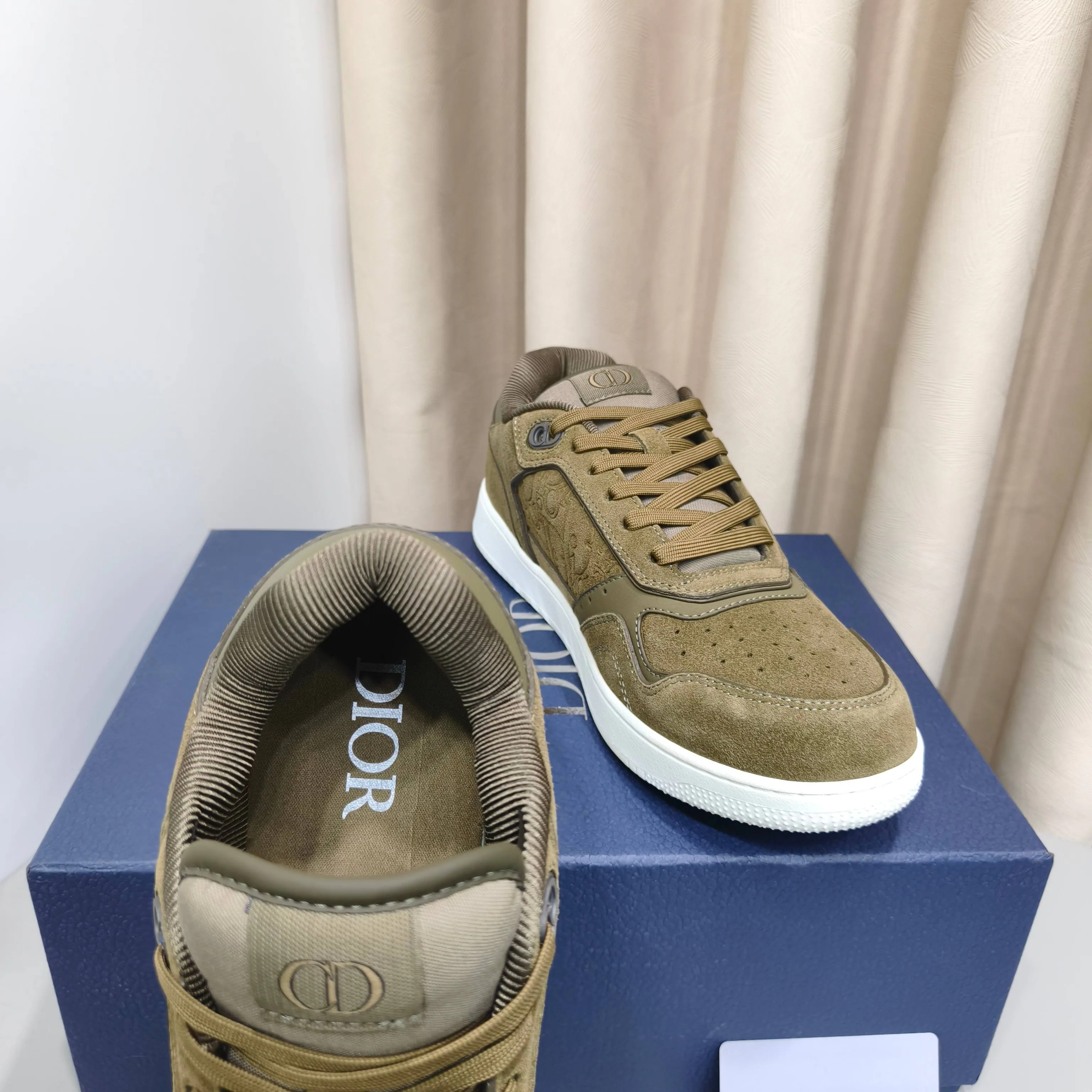 Women's Sneakers CHRISTIAN DIOR 17988882