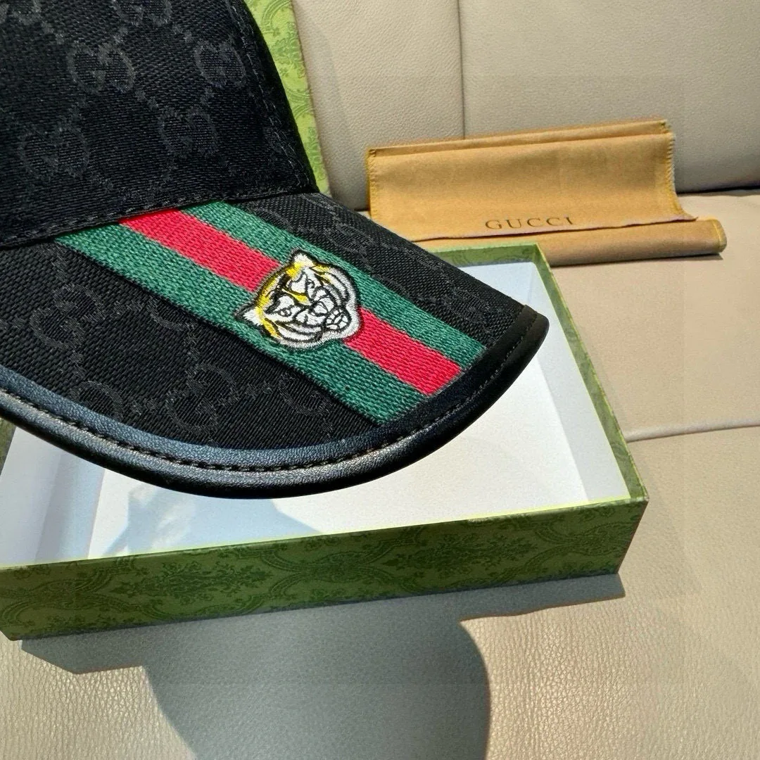 Hats GUCCI 17604855