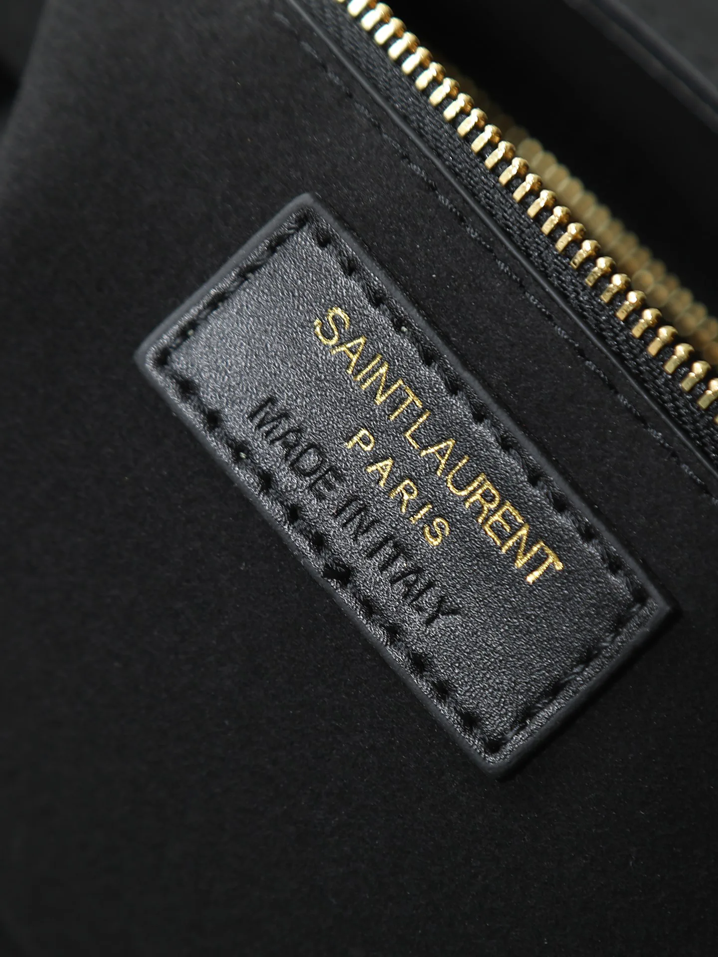 Women's Classic Handbags SAINT LAURENT 18005140