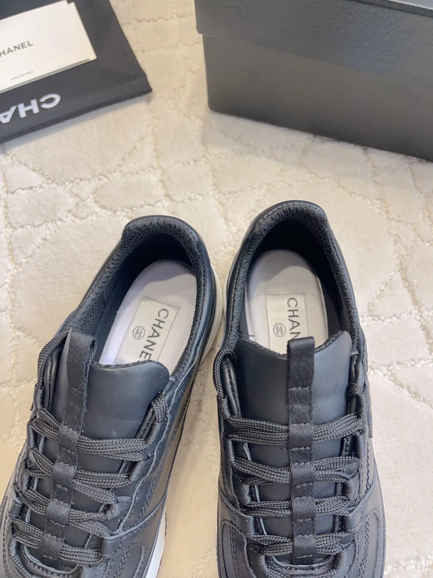 Women's Sneakers CHANEL 17936568