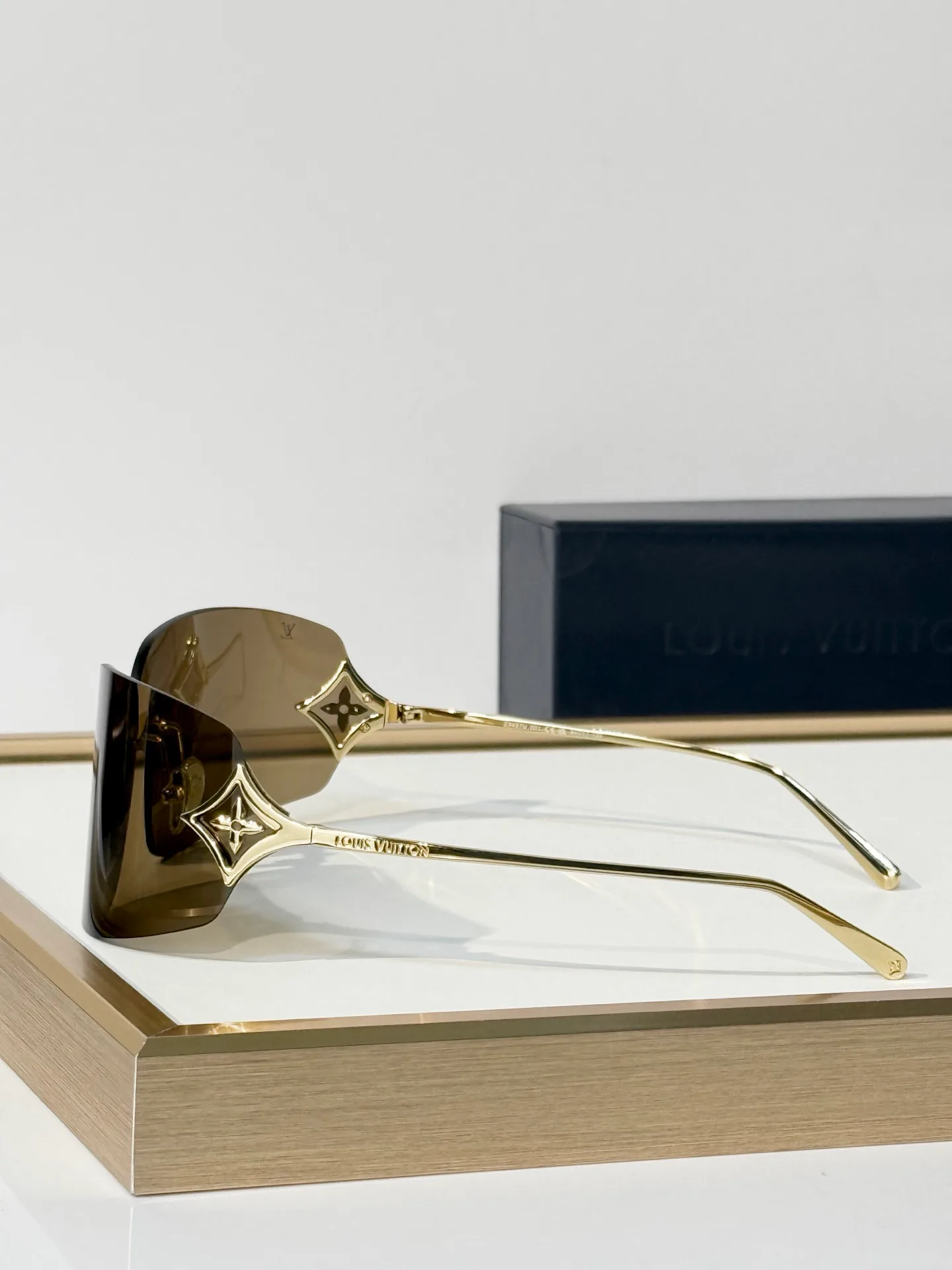 Glasses LOUIS VUITTON 18117693