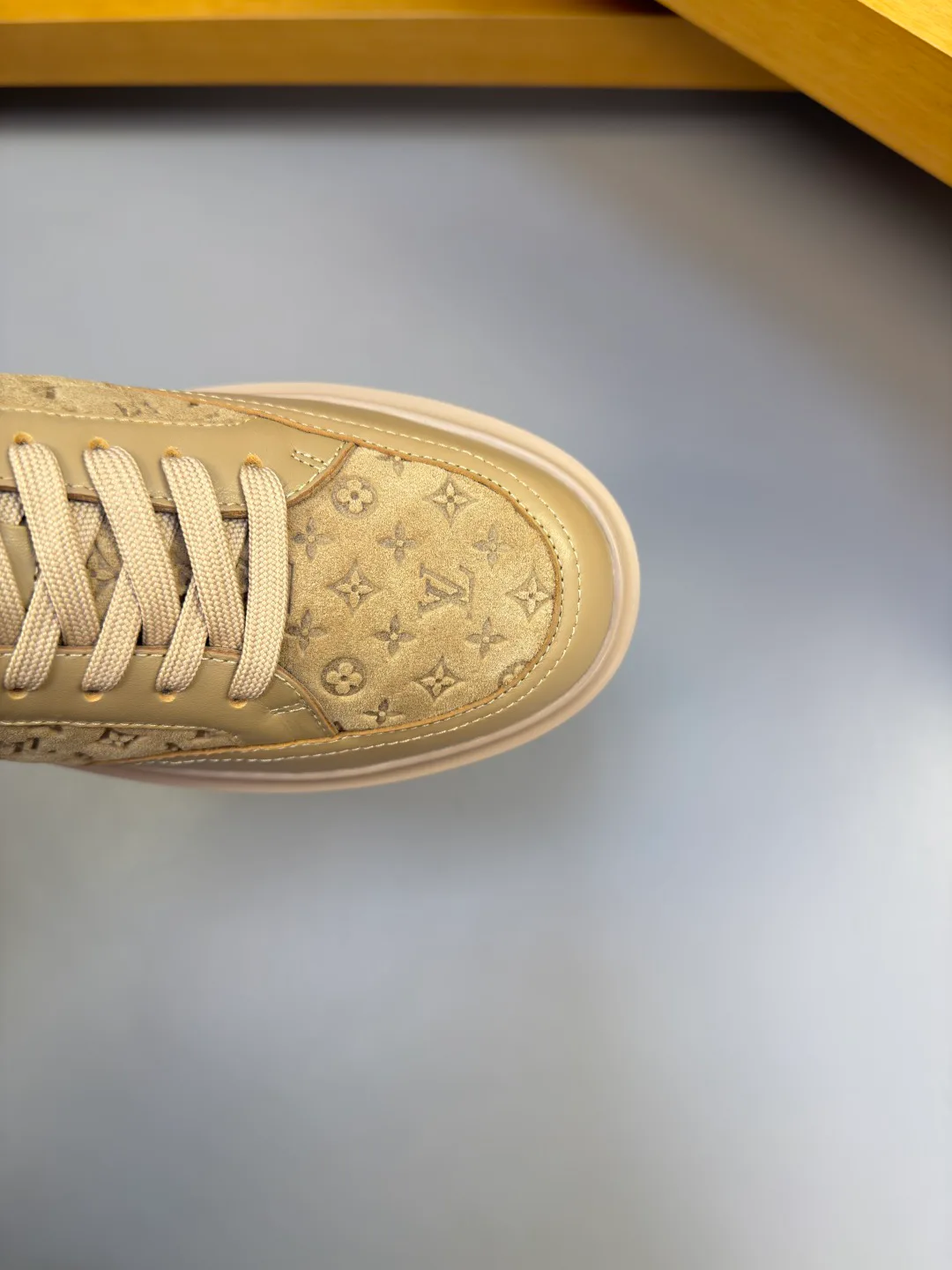 Women's Sneakers LOUIS VUITTON 17765804