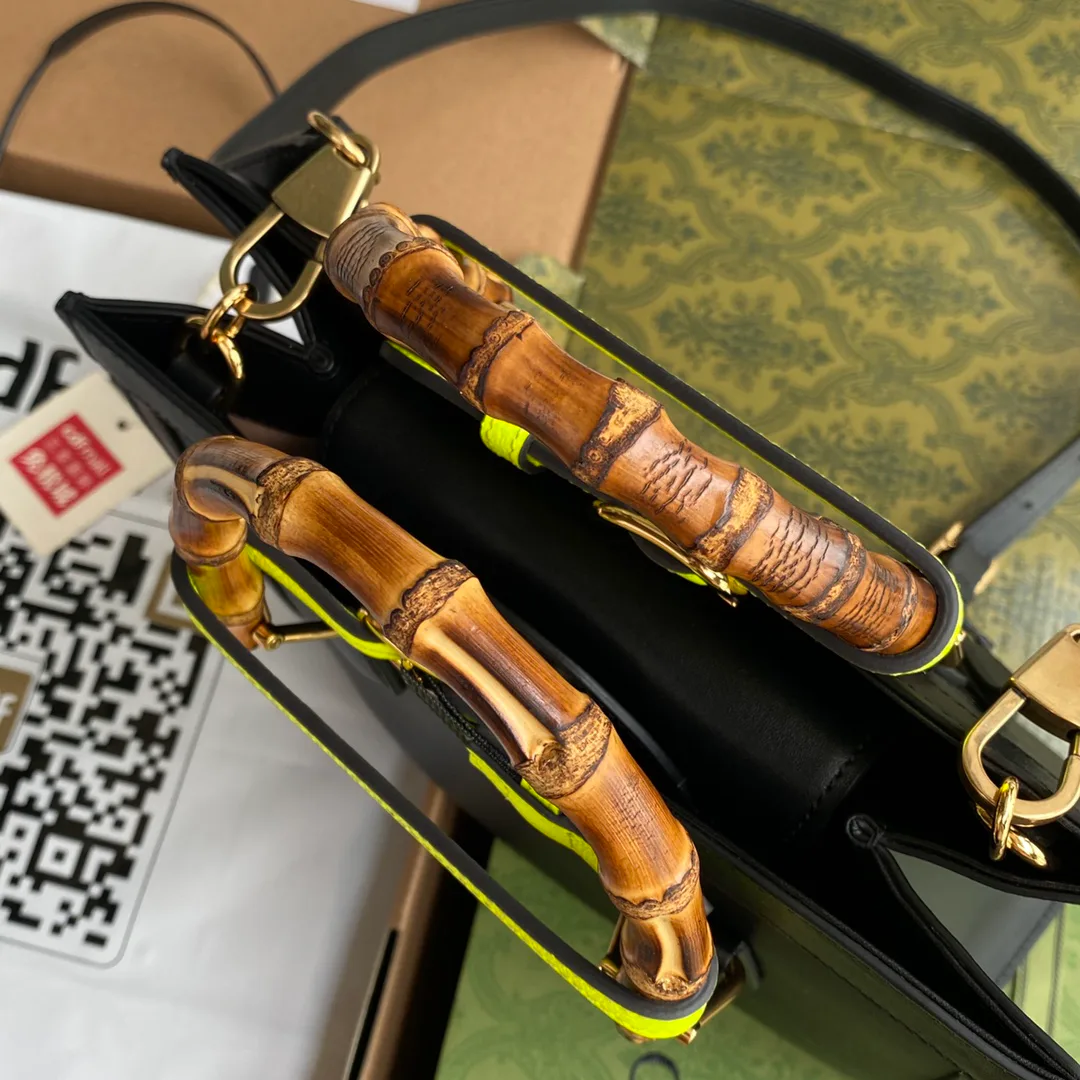 Women's Classic Handbags GUCCI 17947622