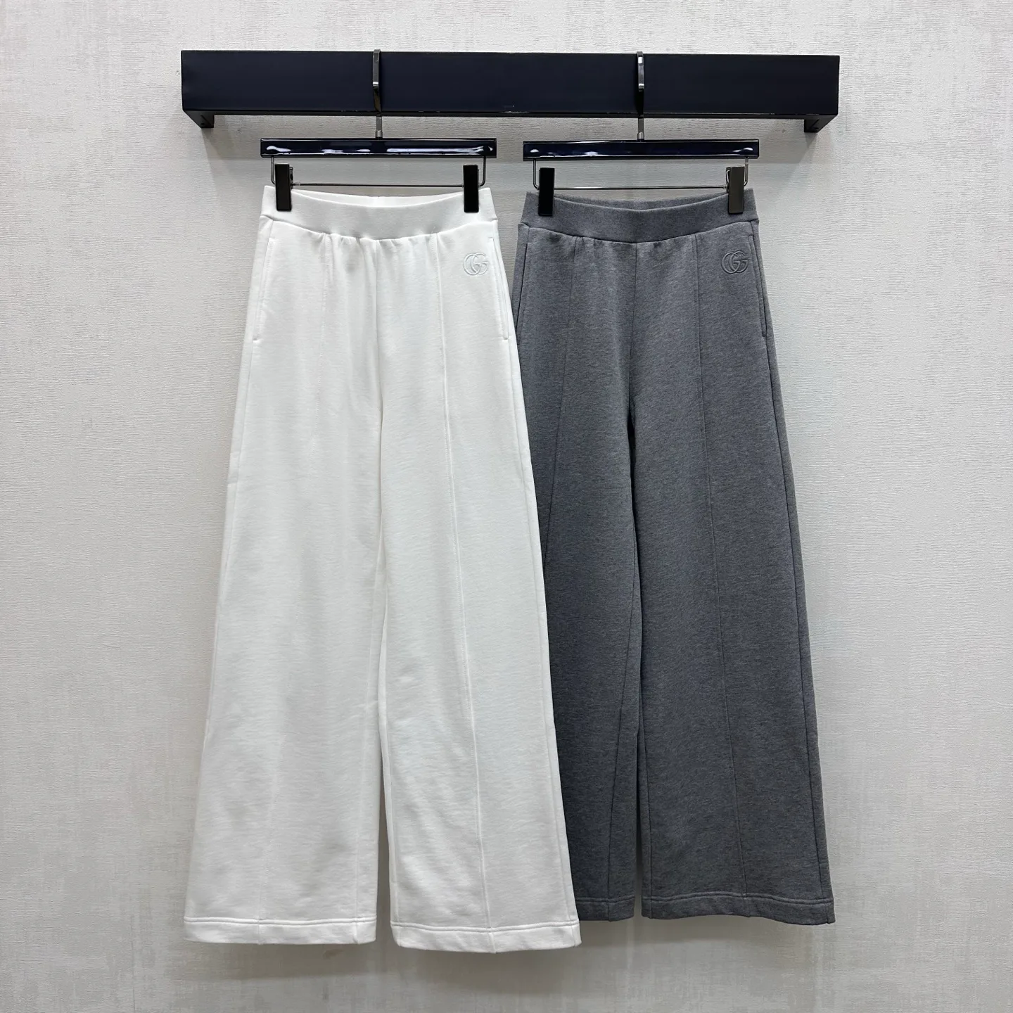 Women's Trousers GUCCI 18228471