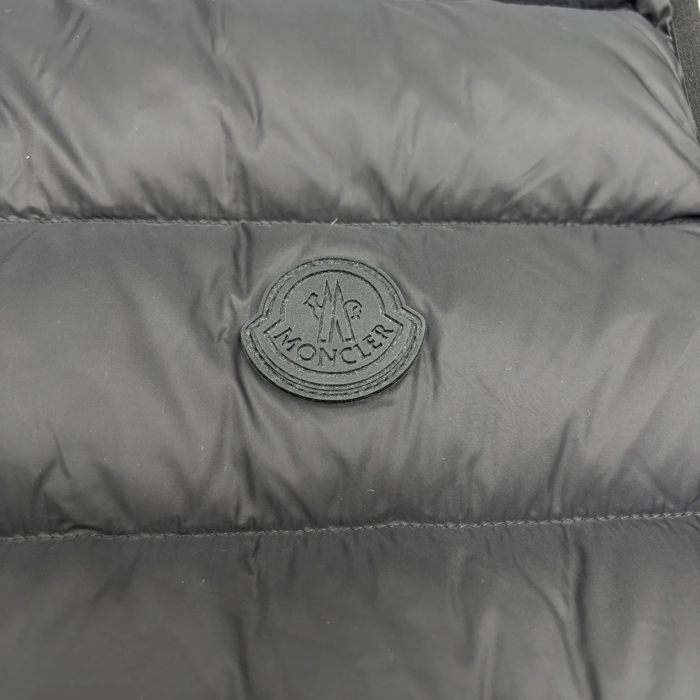 Men's Vests MONCLER 18334175