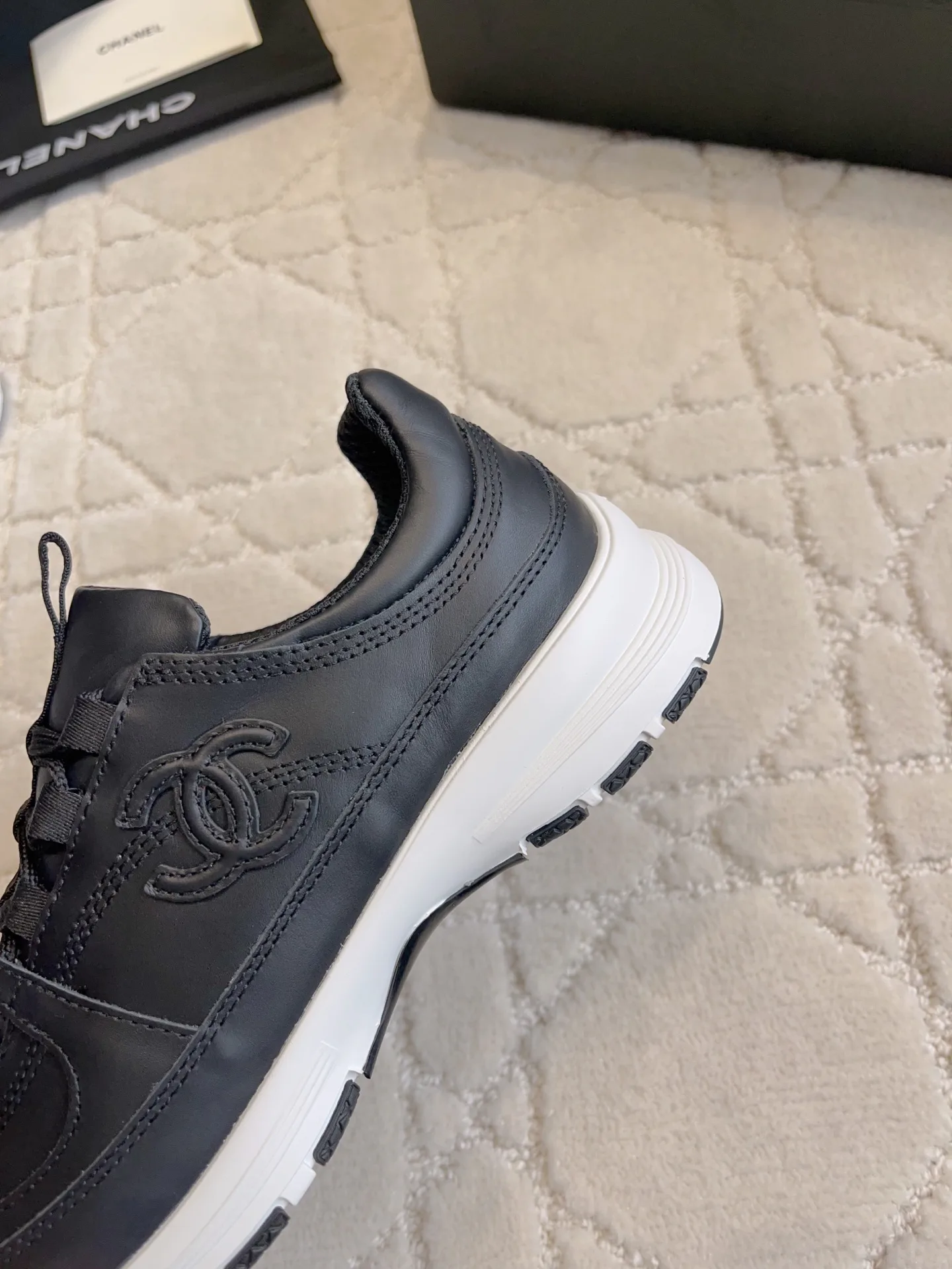 Women's Sneakers CHANEL 17936568