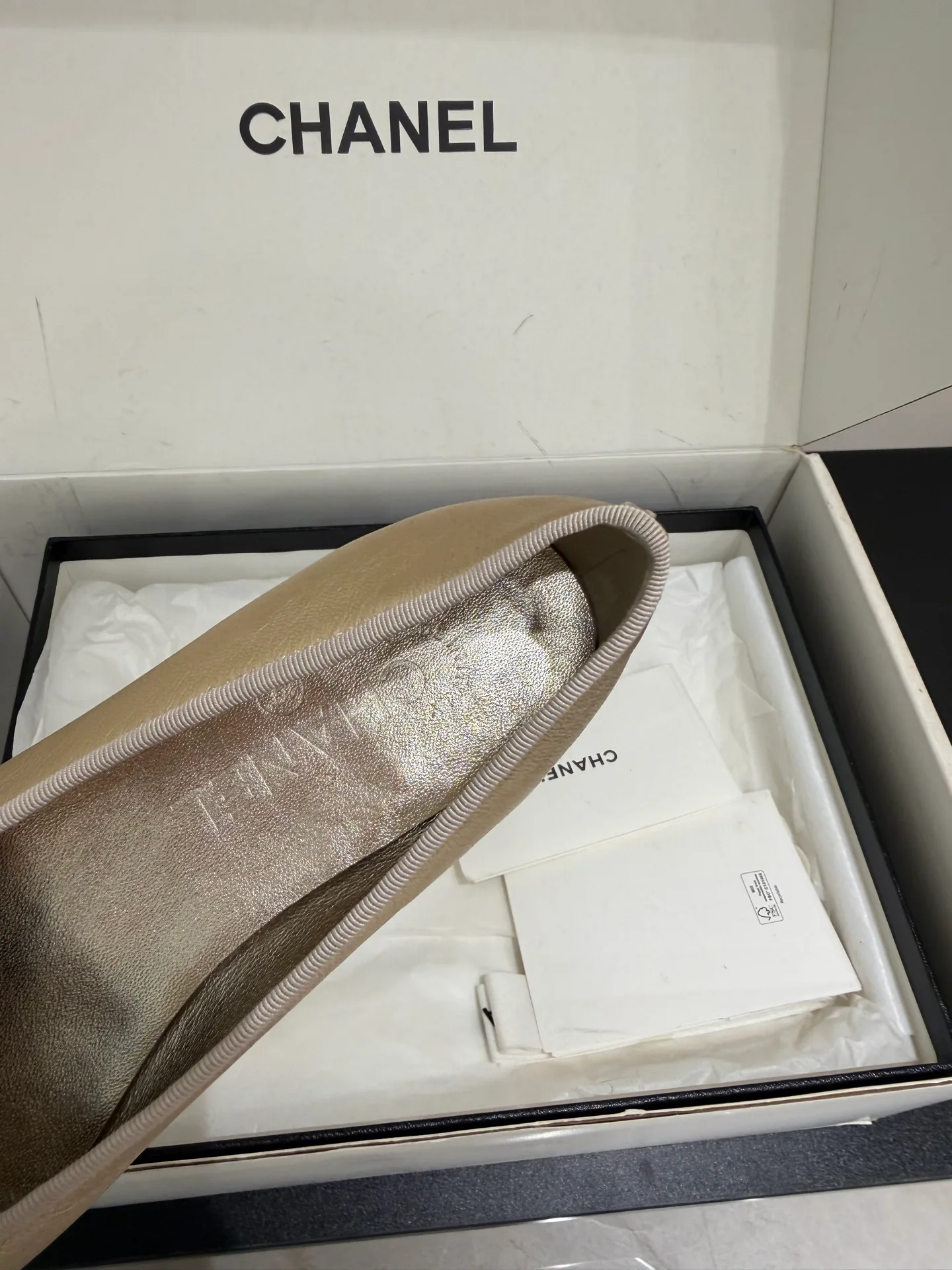Women's Ballet Flats CHANEL 18080141